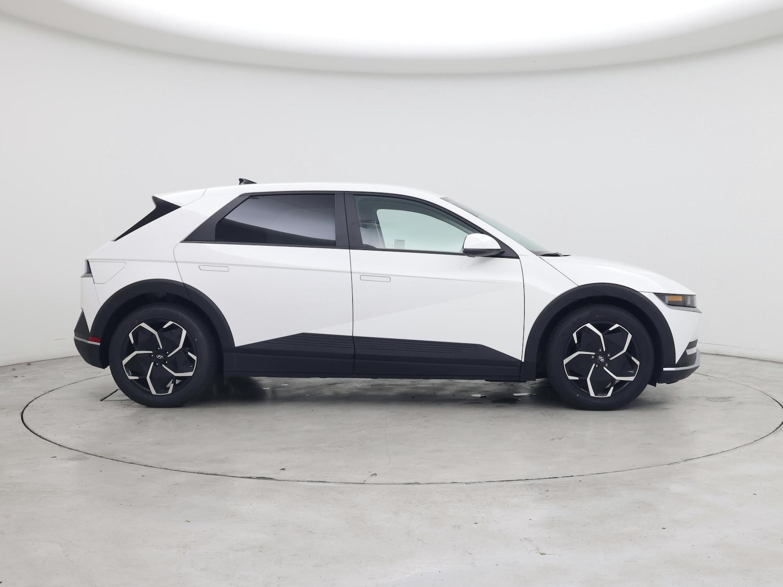 2023 Hyundai IONIQ 5 SE - Photo 8