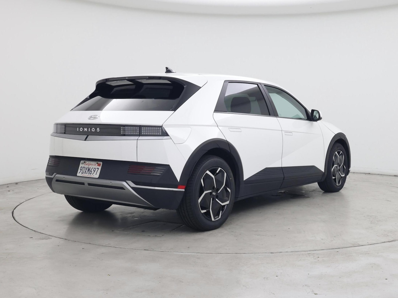2023 Hyundai IONIQ 5 SE - Photo 9