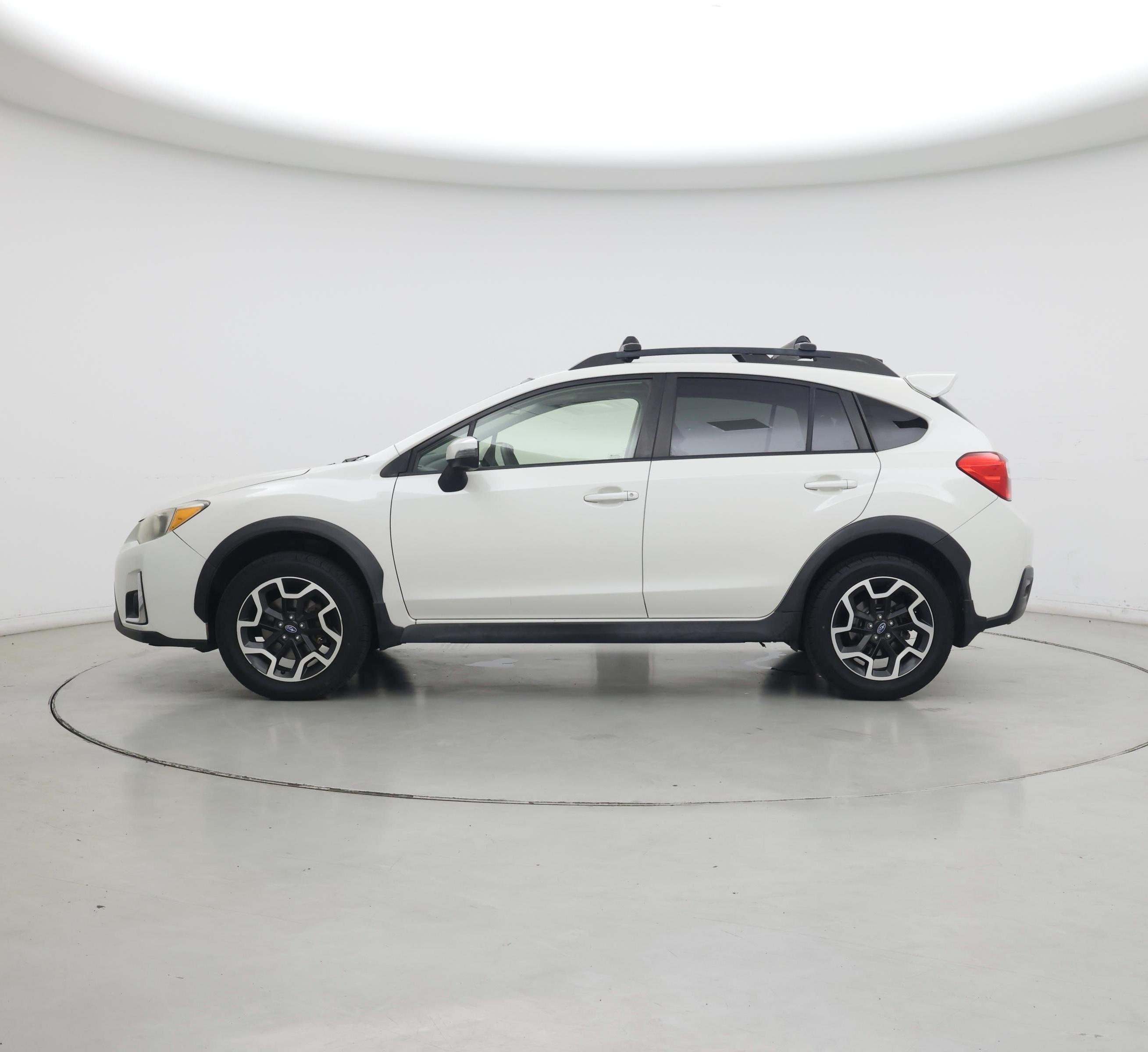 Thumbnail: 2017 Subaru Crosstrek - 3