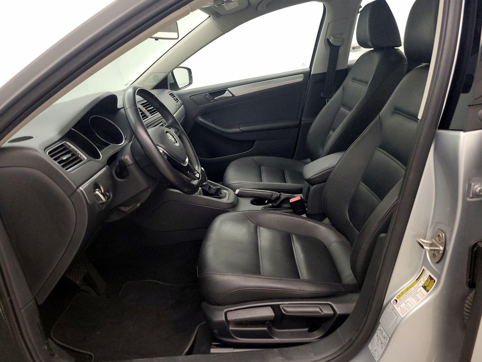 Thumbnail: 2015 Volkswagen Jetta - 11