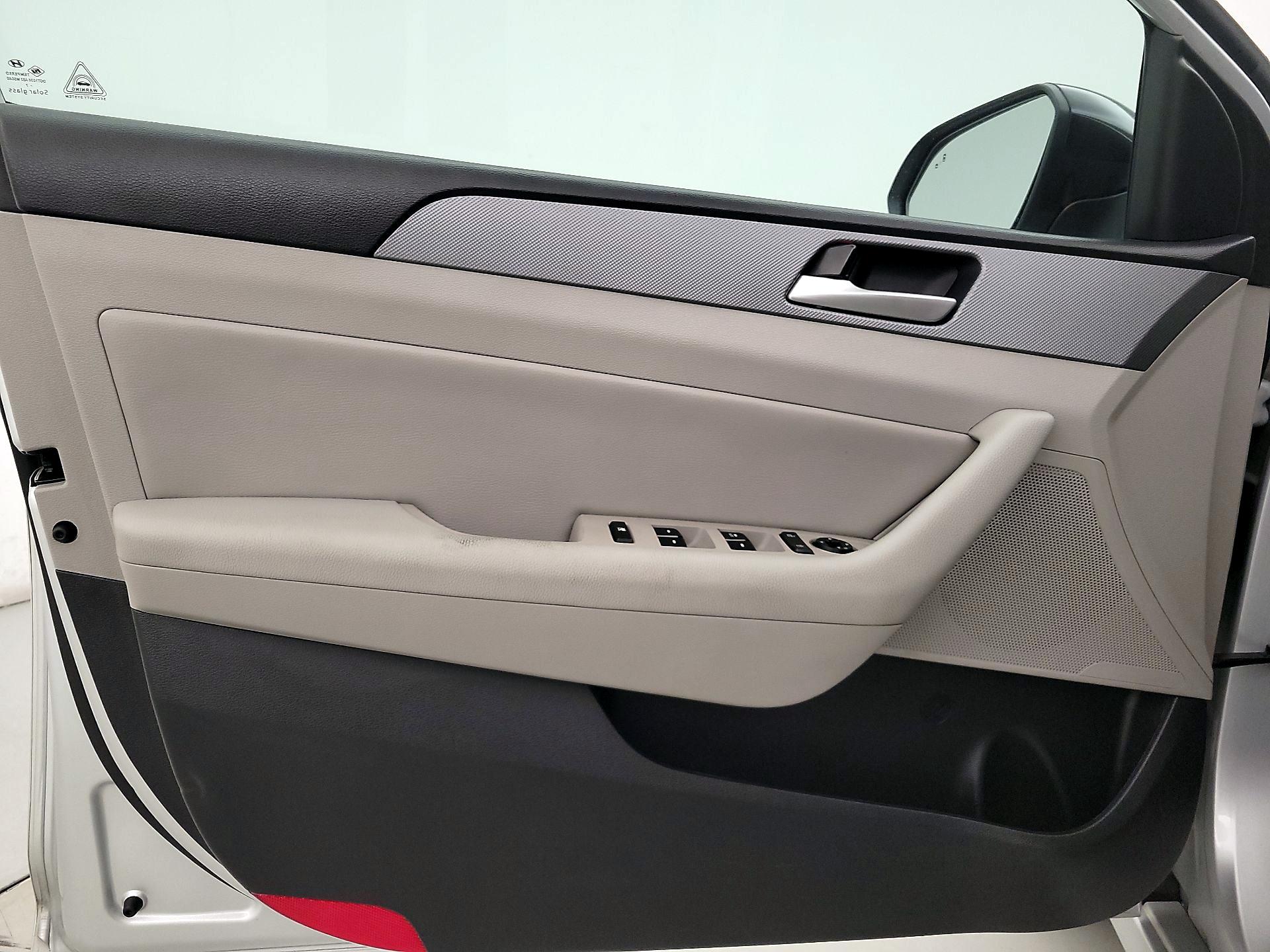 Thumbnail: 2018 Hyundai Sonata - 12