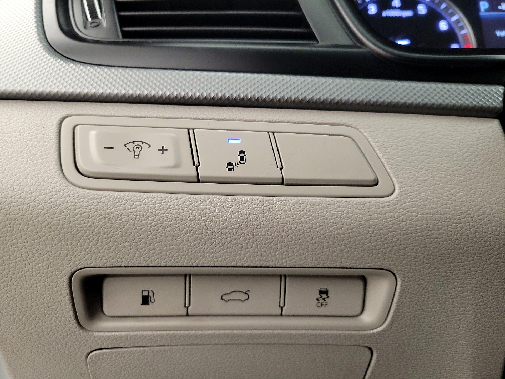 Thumbnail: 2018 Hyundai Sonata - 13