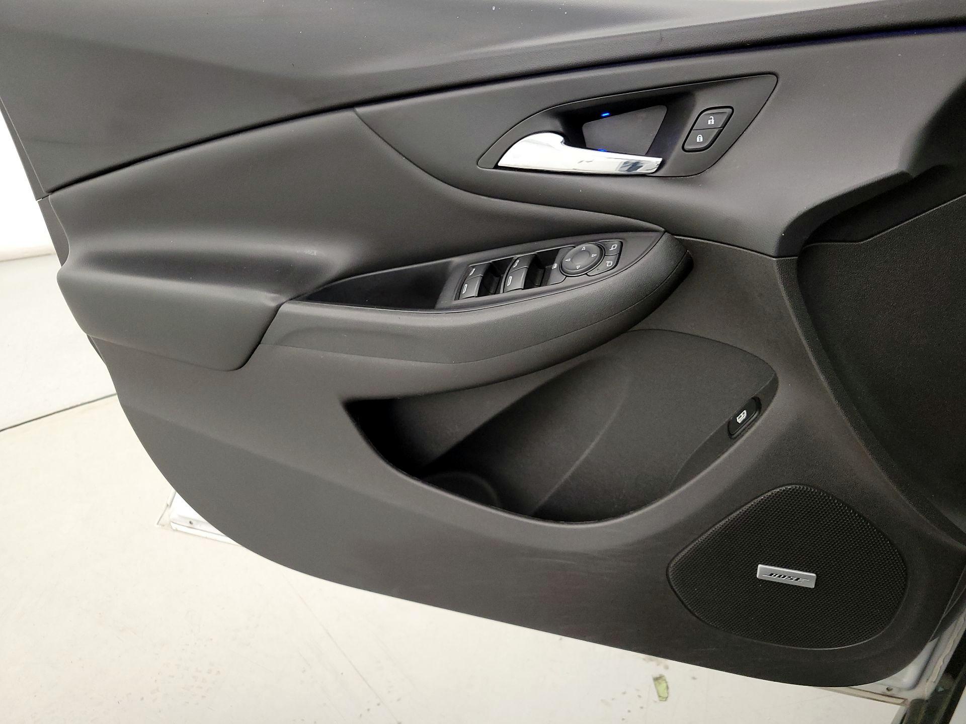 Thumbnail: 2016 Chevrolet Volt - 12