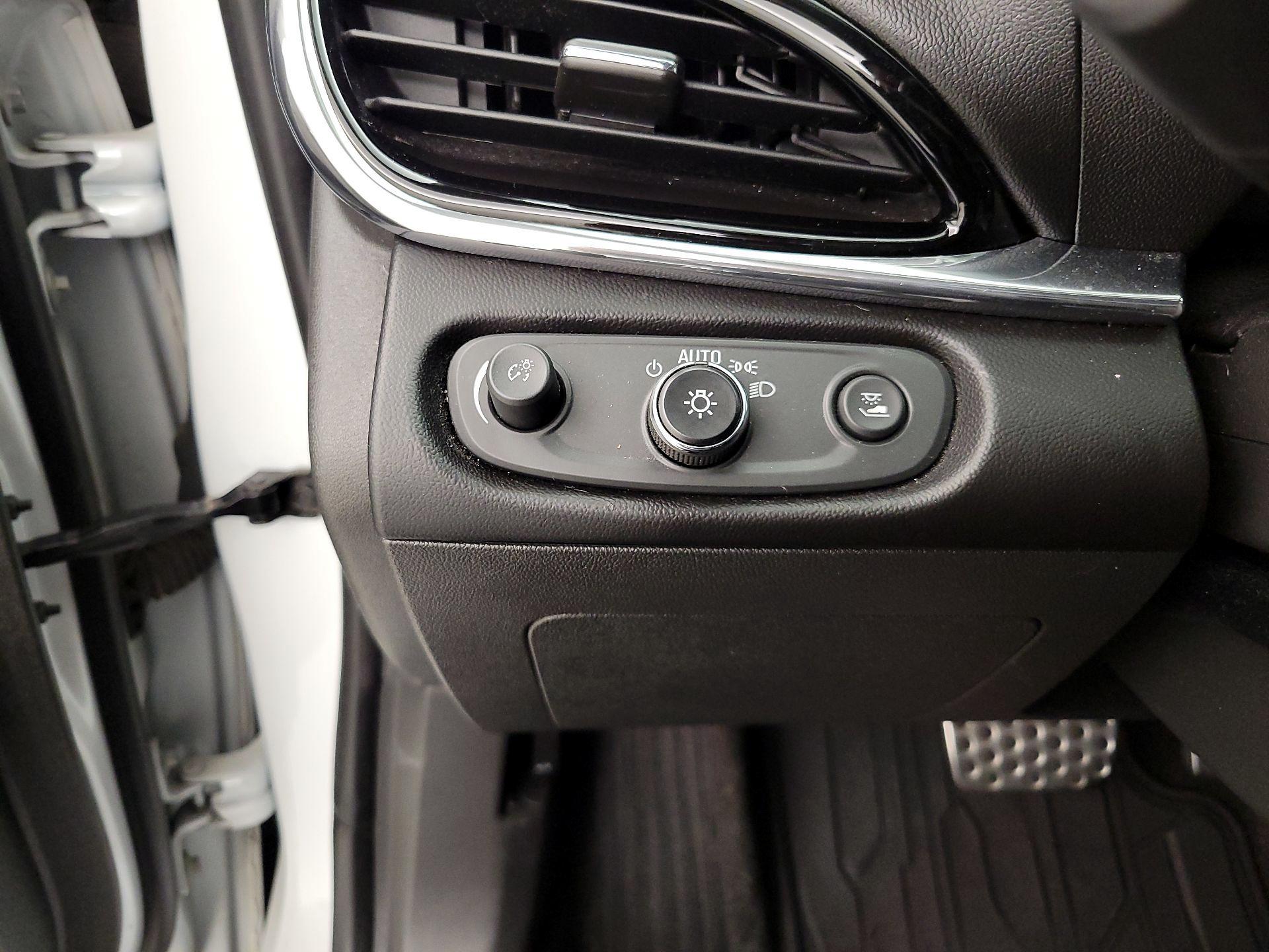 Thumbnail: 2016 Chevrolet Volt - 13