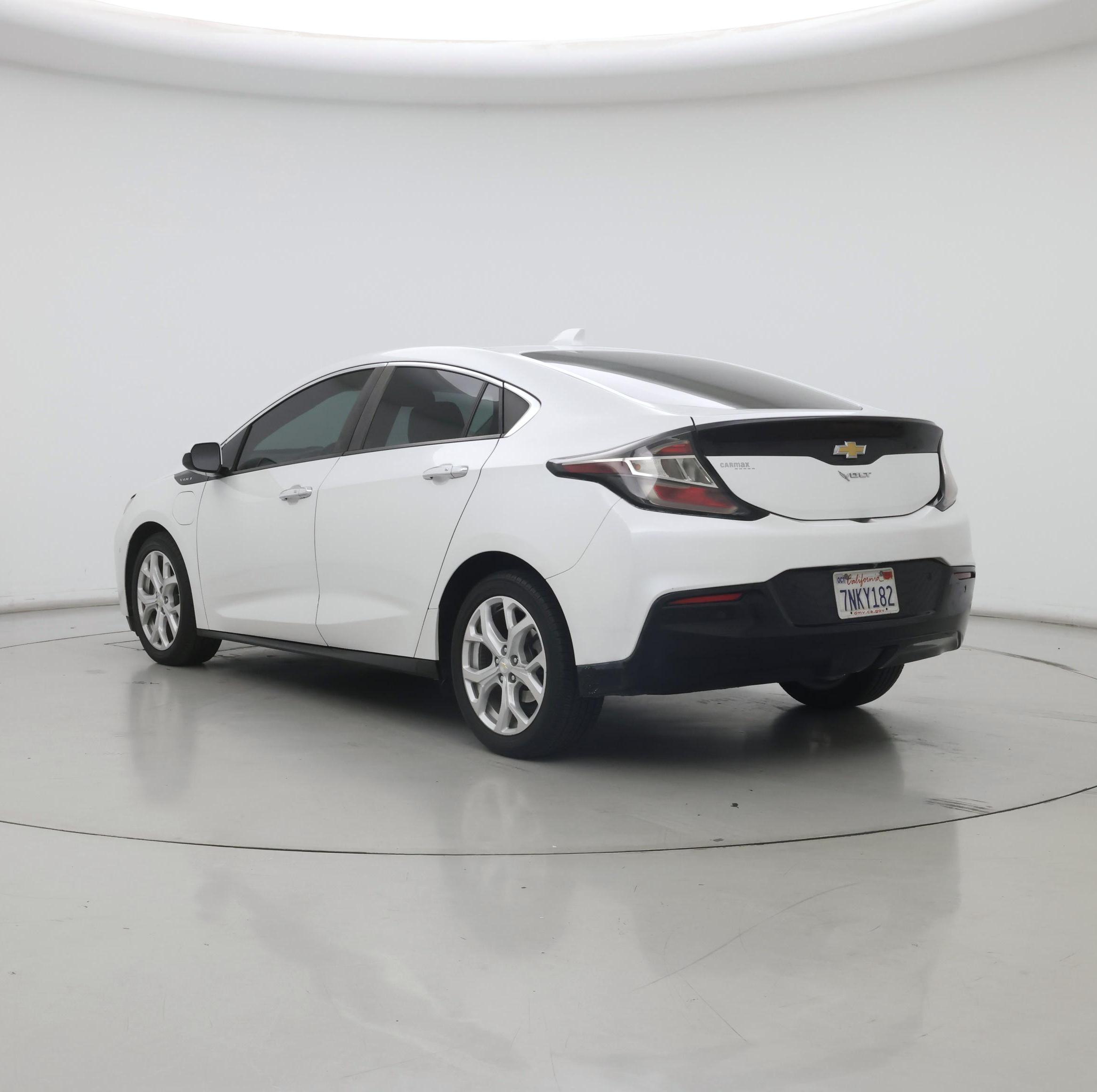 Thumbnail: 2016 Chevrolet Volt - 2