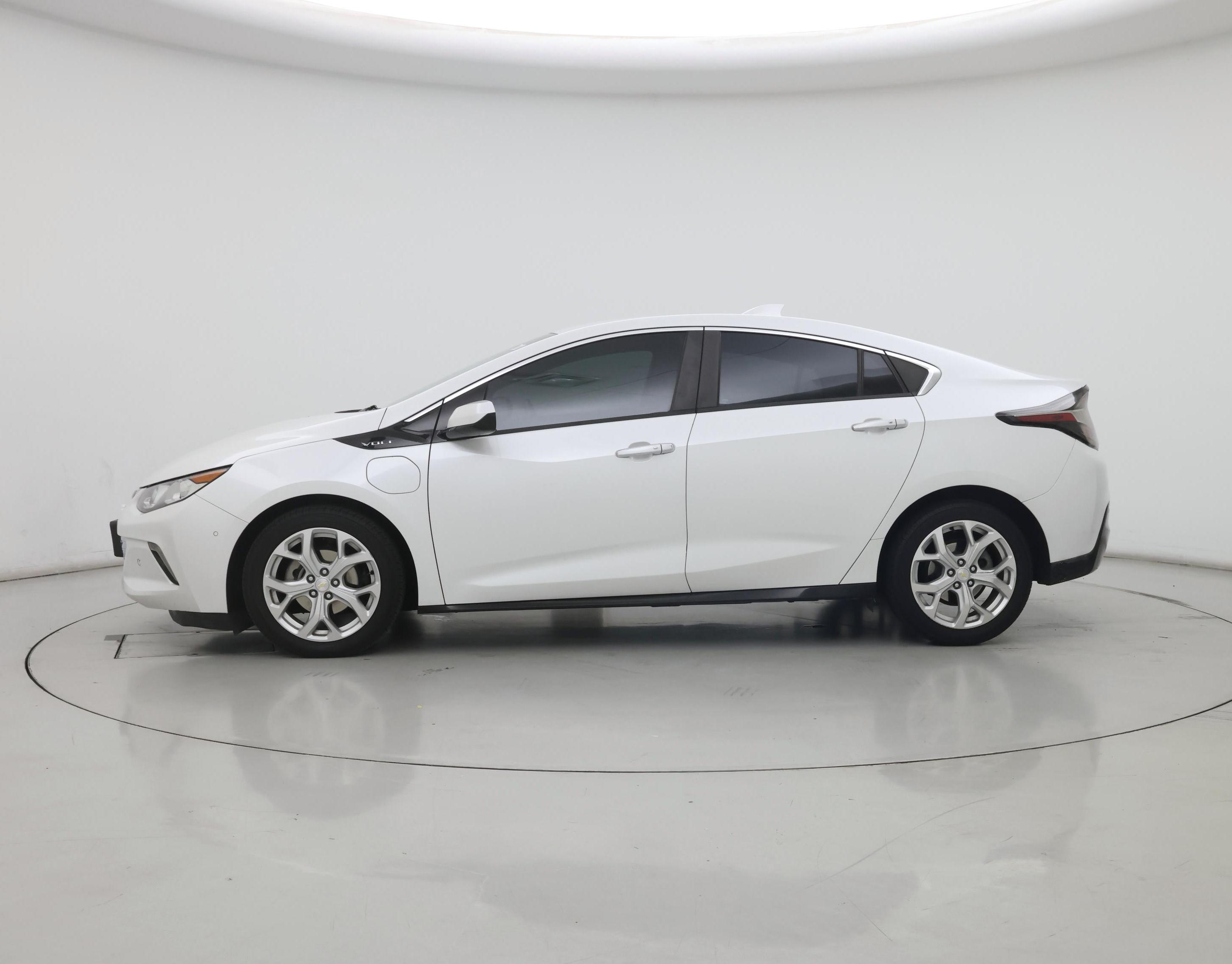 Thumbnail: 2016 Chevrolet Volt - 3