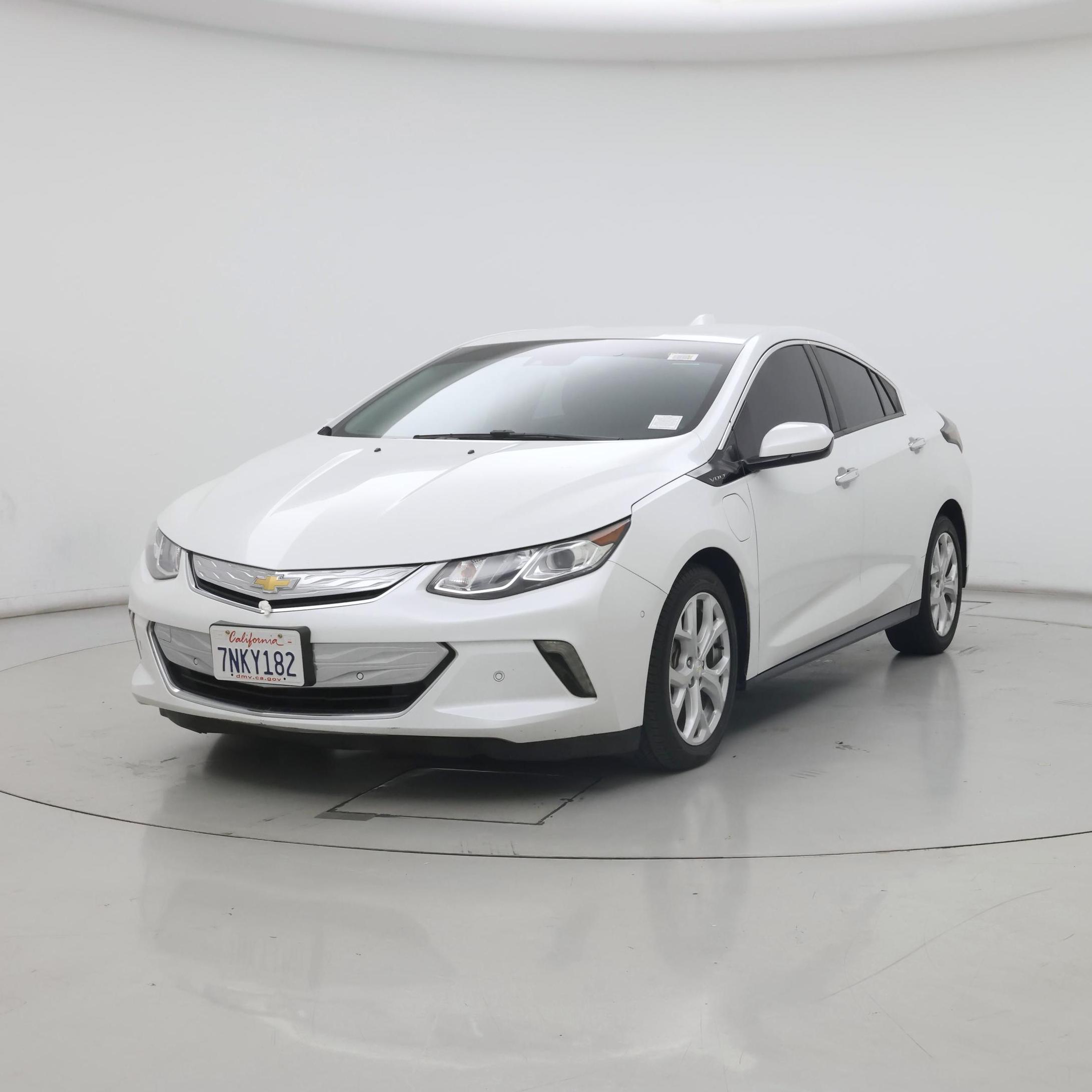 Thumbnail: 2016 Chevrolet Volt - 4