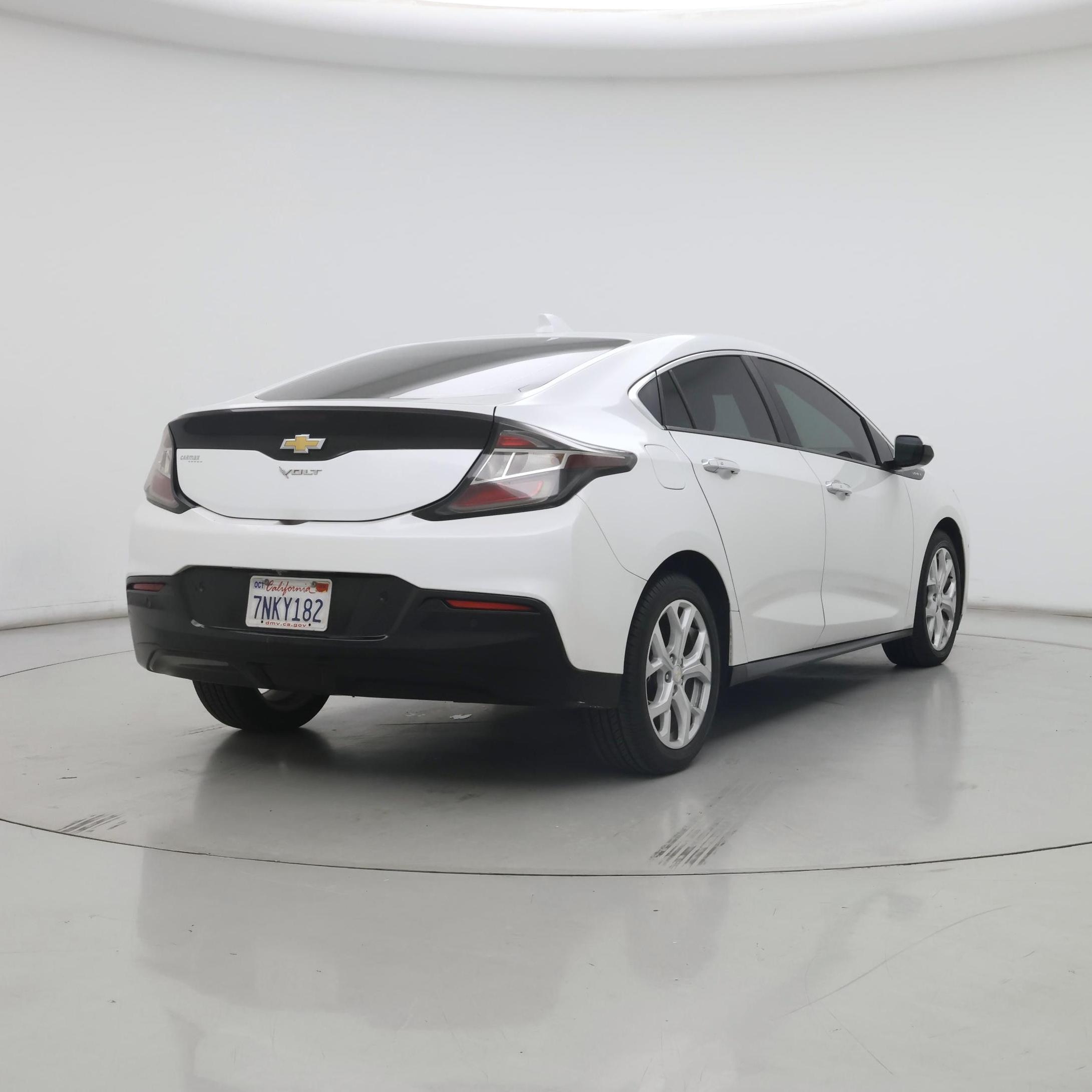 Thumbnail: 2016 Chevrolet Volt - 8