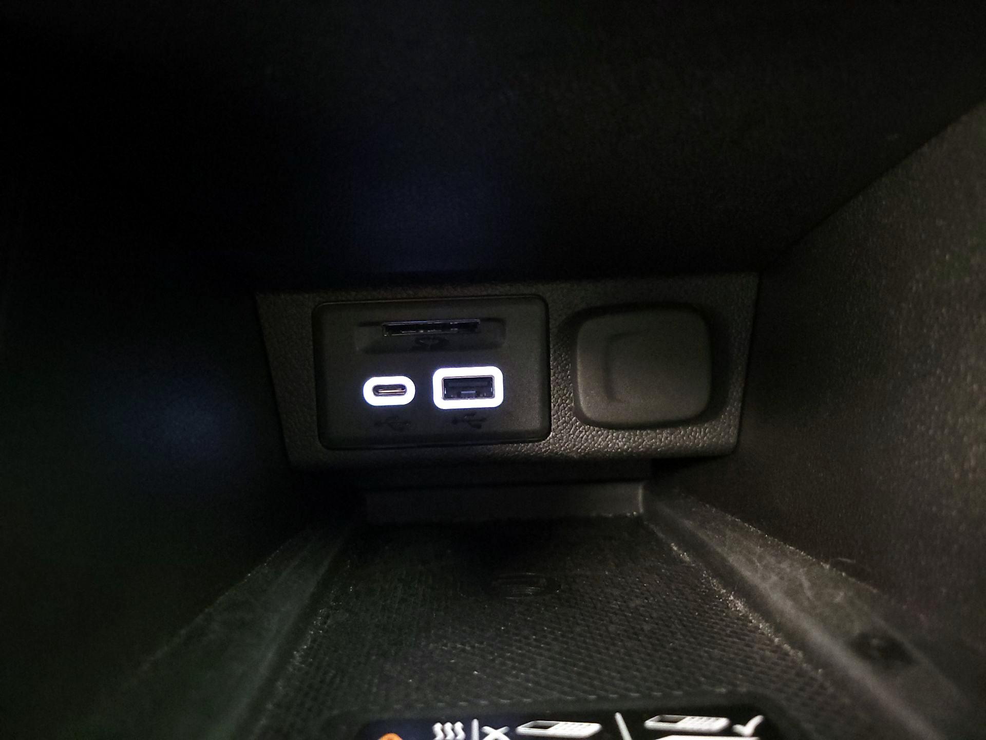 Thumbnail: 2023 Chevrolet Bolt EUV - 18