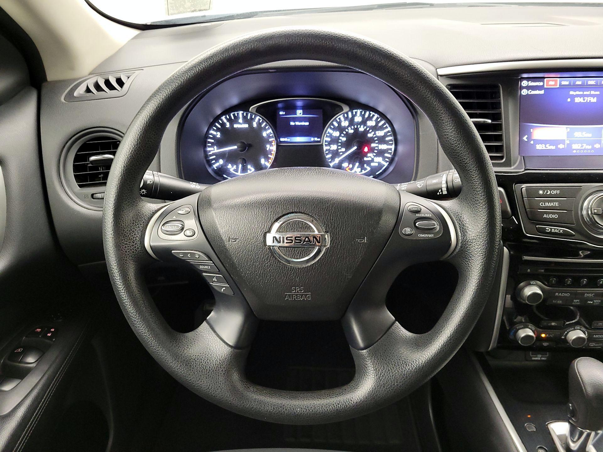 Thumbnail: 2018 Nissan Pathfinder - 10