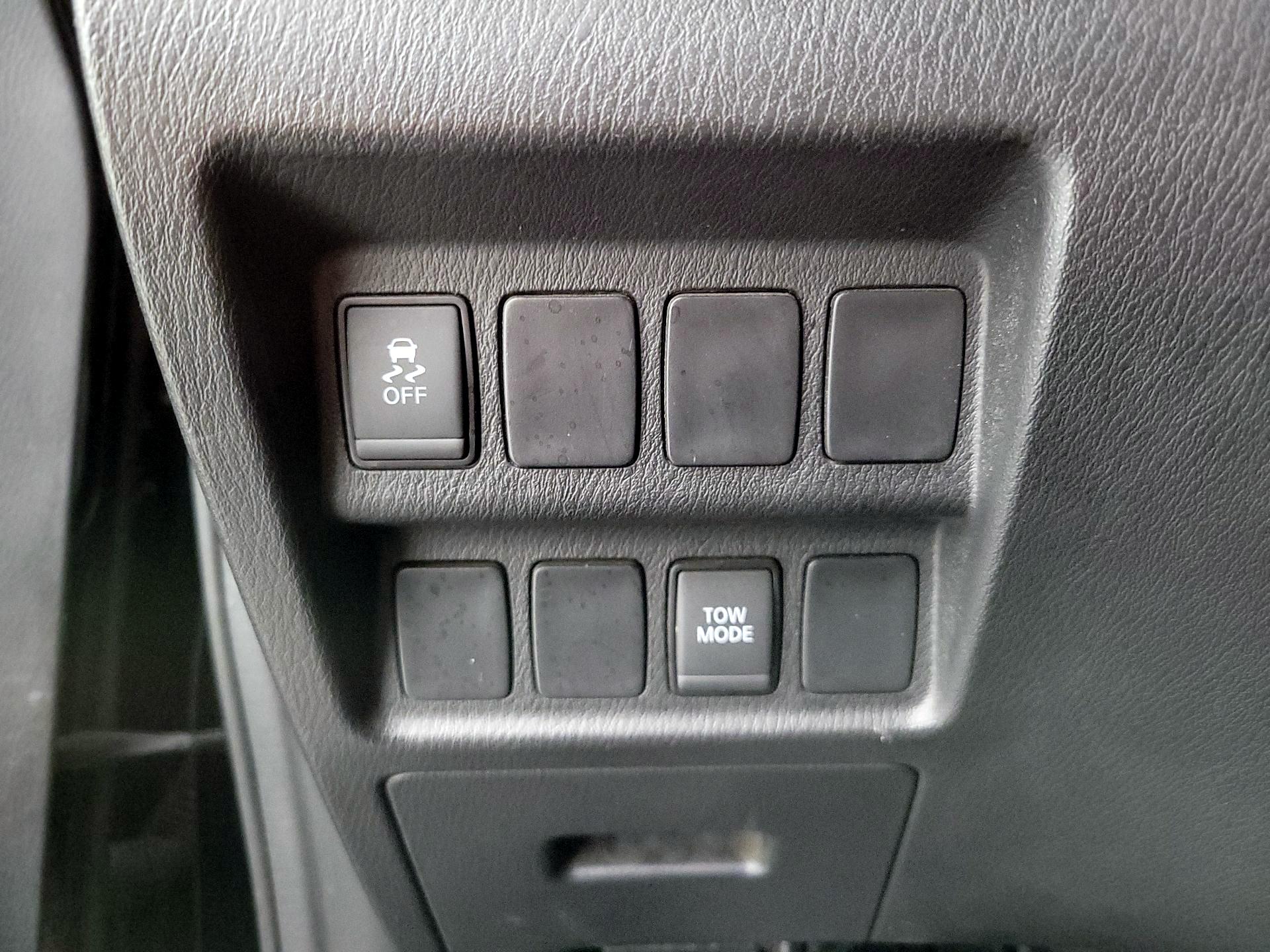 Thumbnail: 2018 Nissan Pathfinder - 13