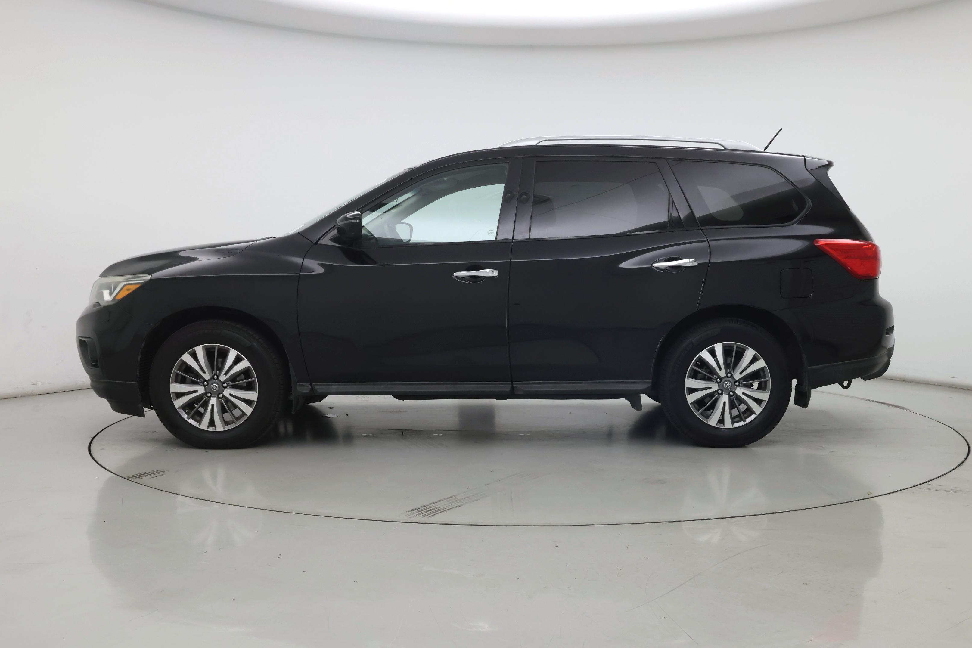 Thumbnail: 2018 Nissan Pathfinder - 3