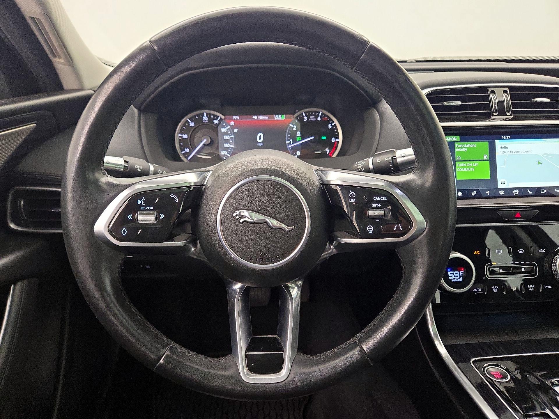 Thumbnail: 2020 Jaguar XE - 10