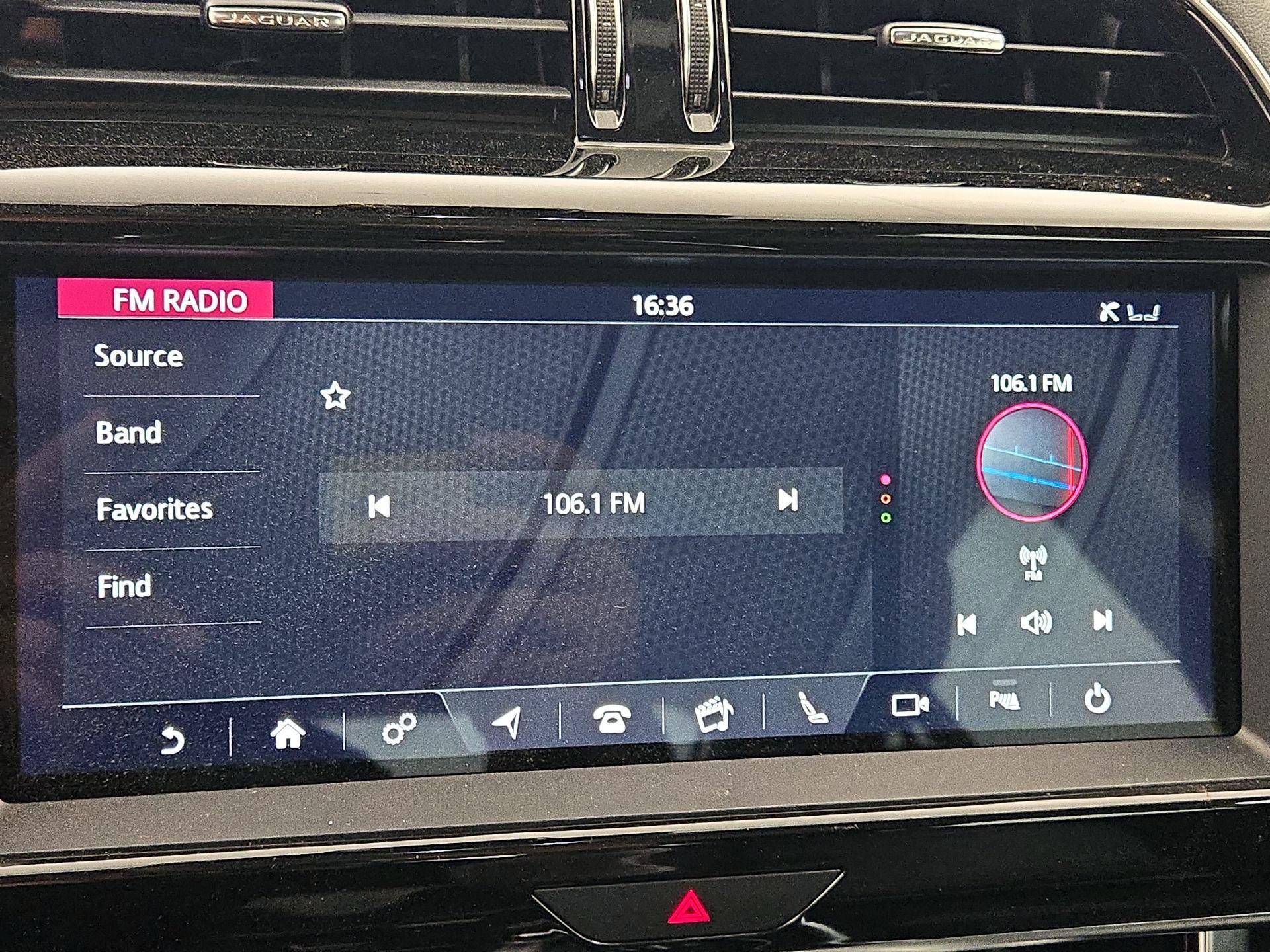 Thumbnail: 2020 Jaguar XE - 16