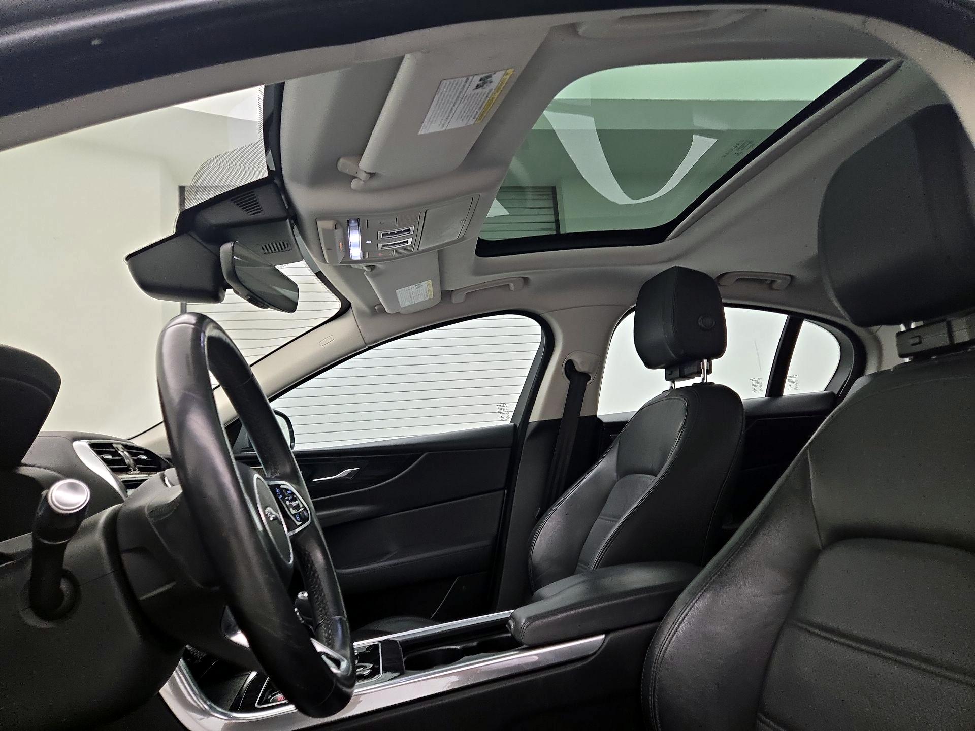 Thumbnail: 2020 Jaguar XE - 20