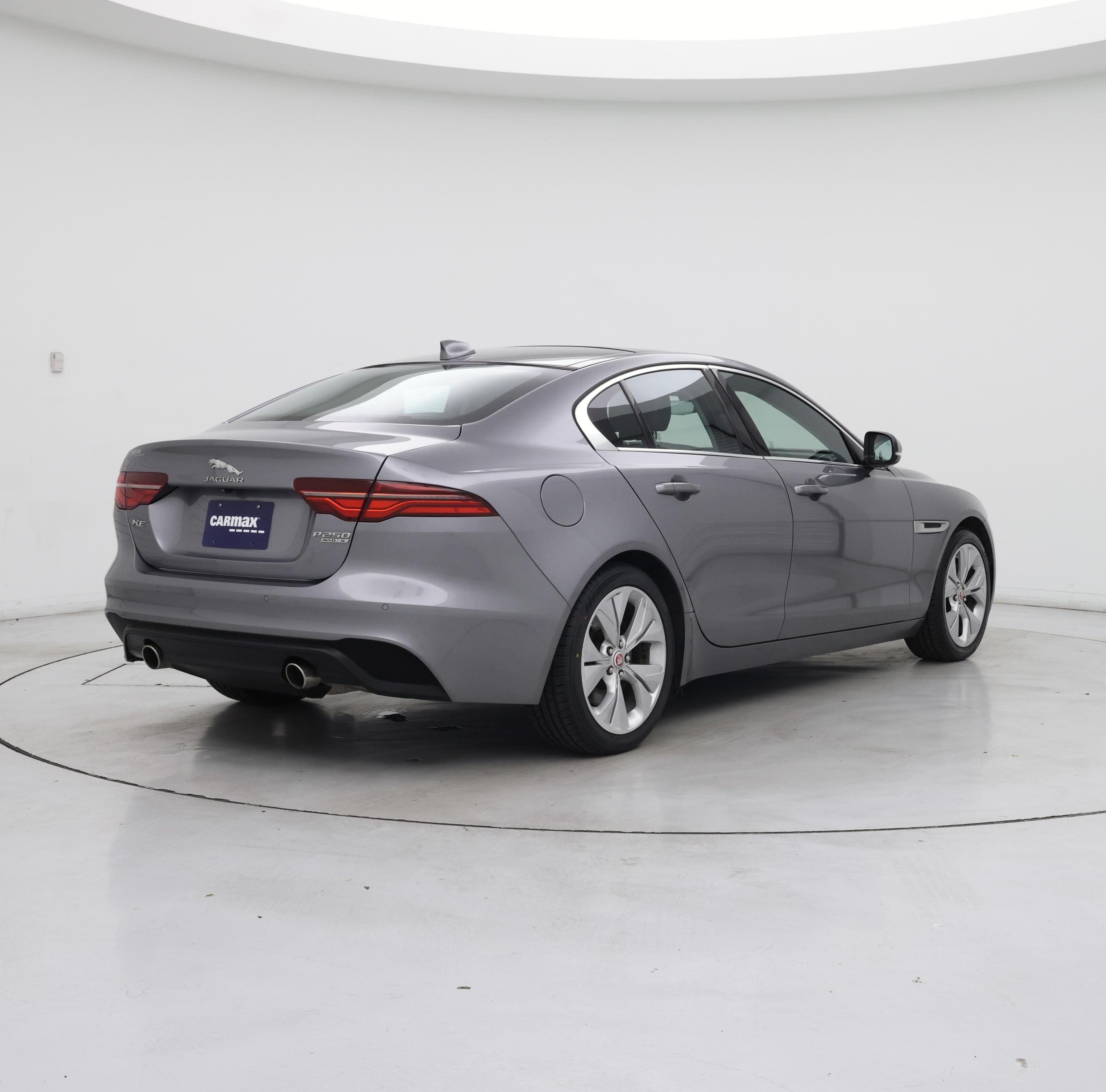 Thumbnail: 2020 Jaguar XE - 8