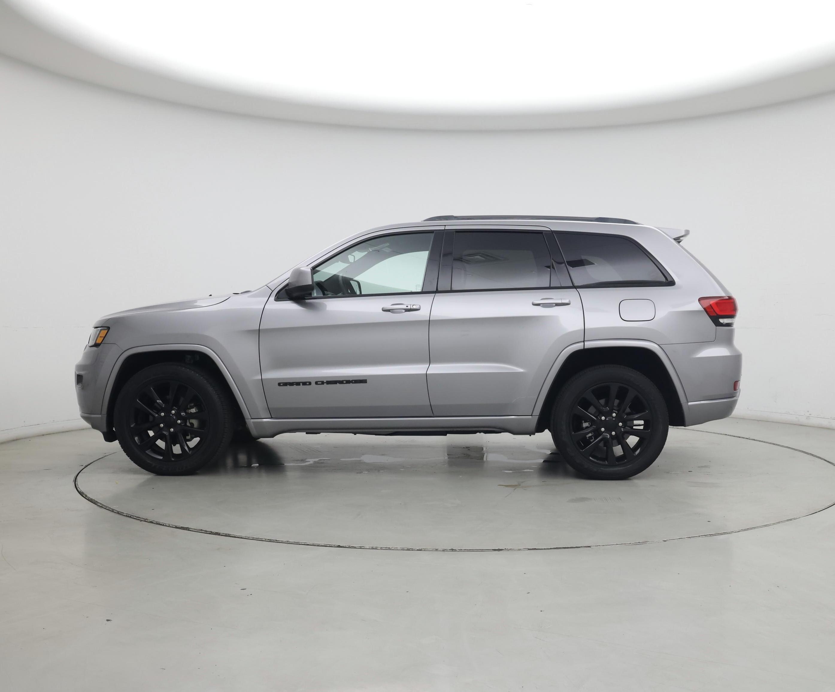 Thumbnail: 2019 Jeep Grand Cherokee - 3