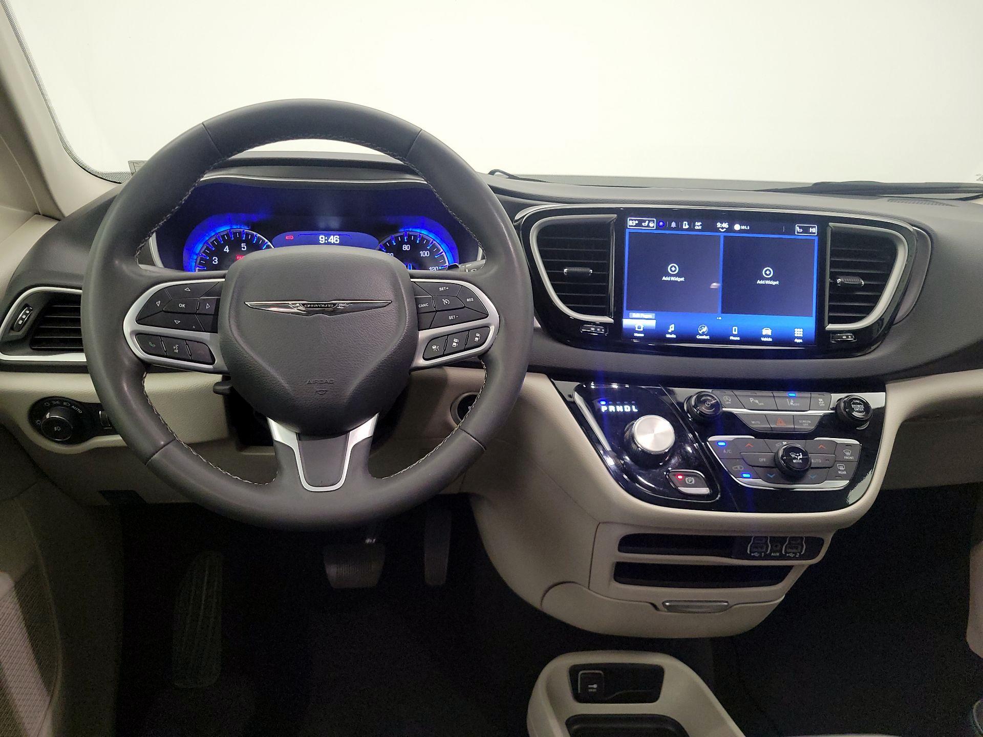 Thumbnail: 2024 Chrysler Pacifica - 10