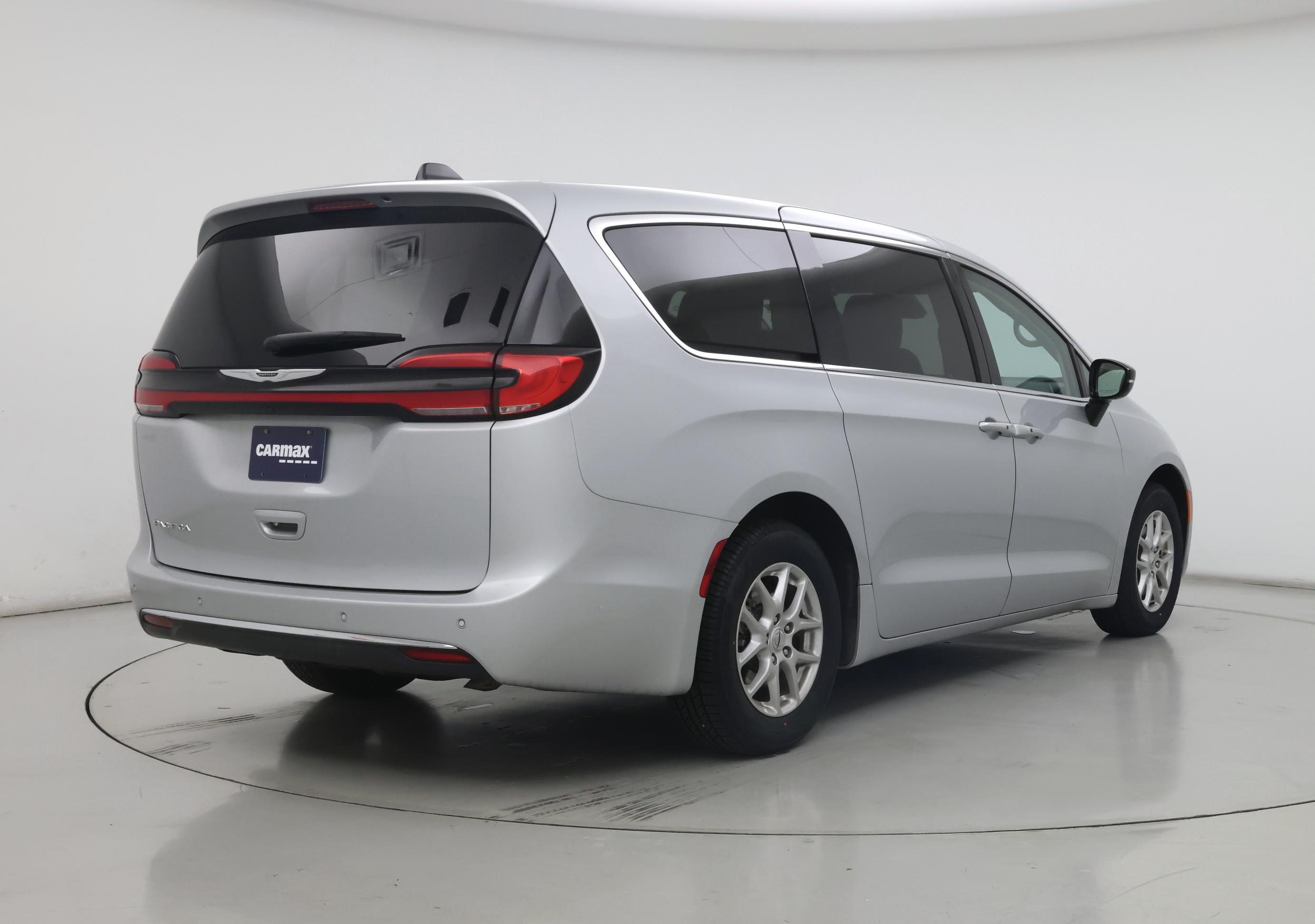 Thumbnail: 2024 Chrysler Pacifica - 8
