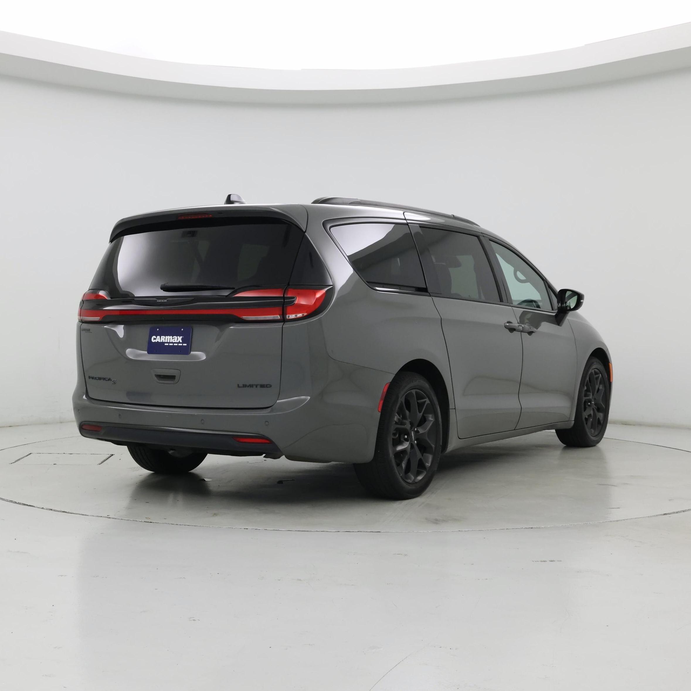 Thumbnail: 2025 Chrysler Pacifica - 8
