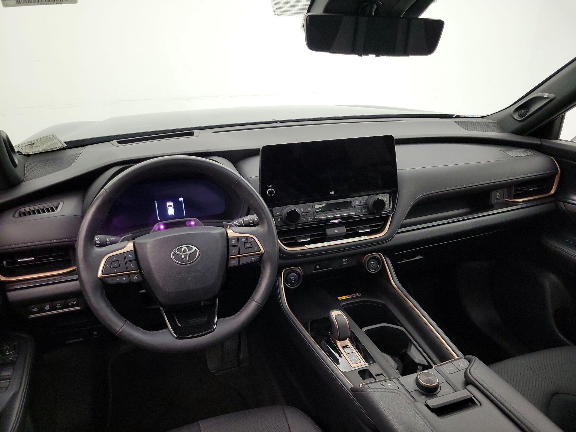 Thumbnail: 2024 Toyota Highlander - 9