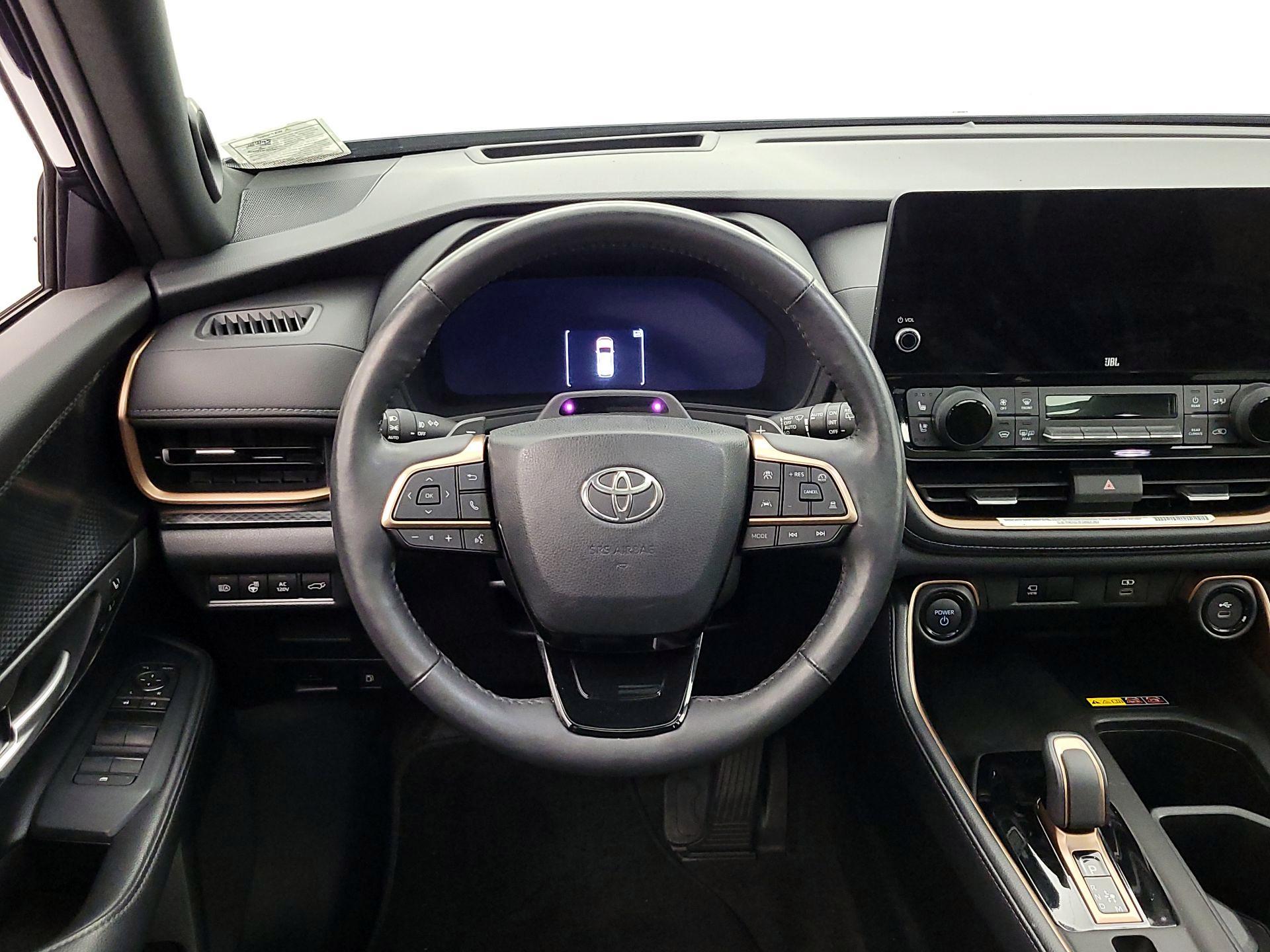 Thumbnail: 2024 Toyota Highlander - 10