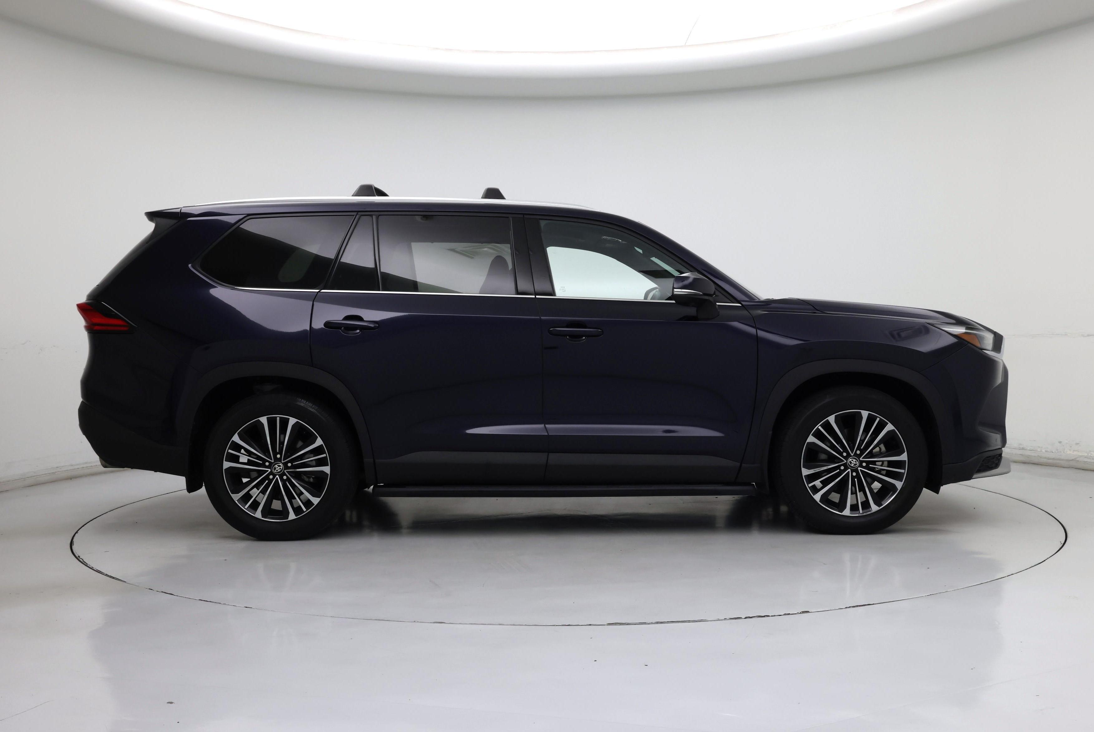Thumbnail: 2024 Toyota Highlander - 7