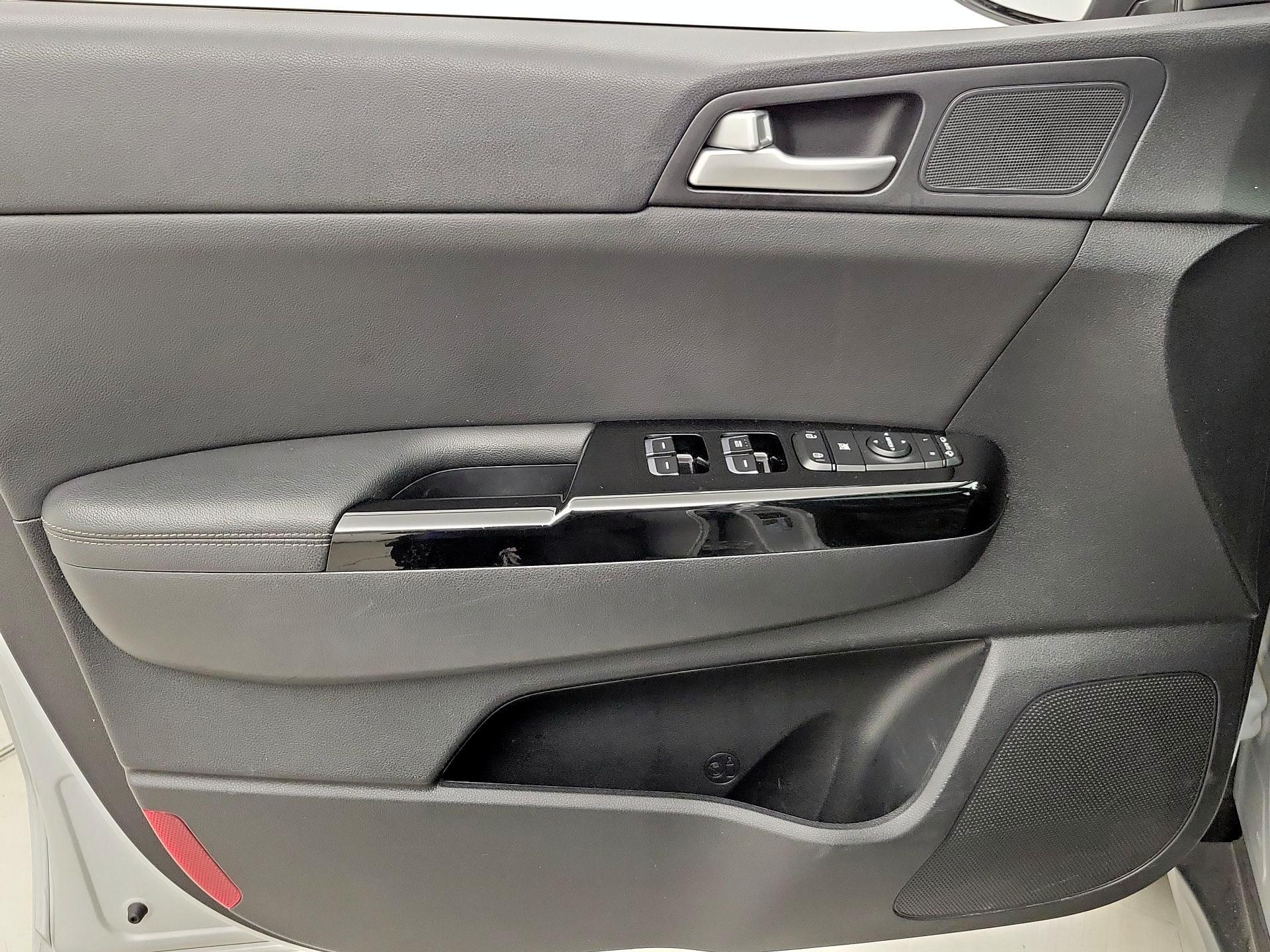 Thumbnail: 2019 Kia Sportage - 12