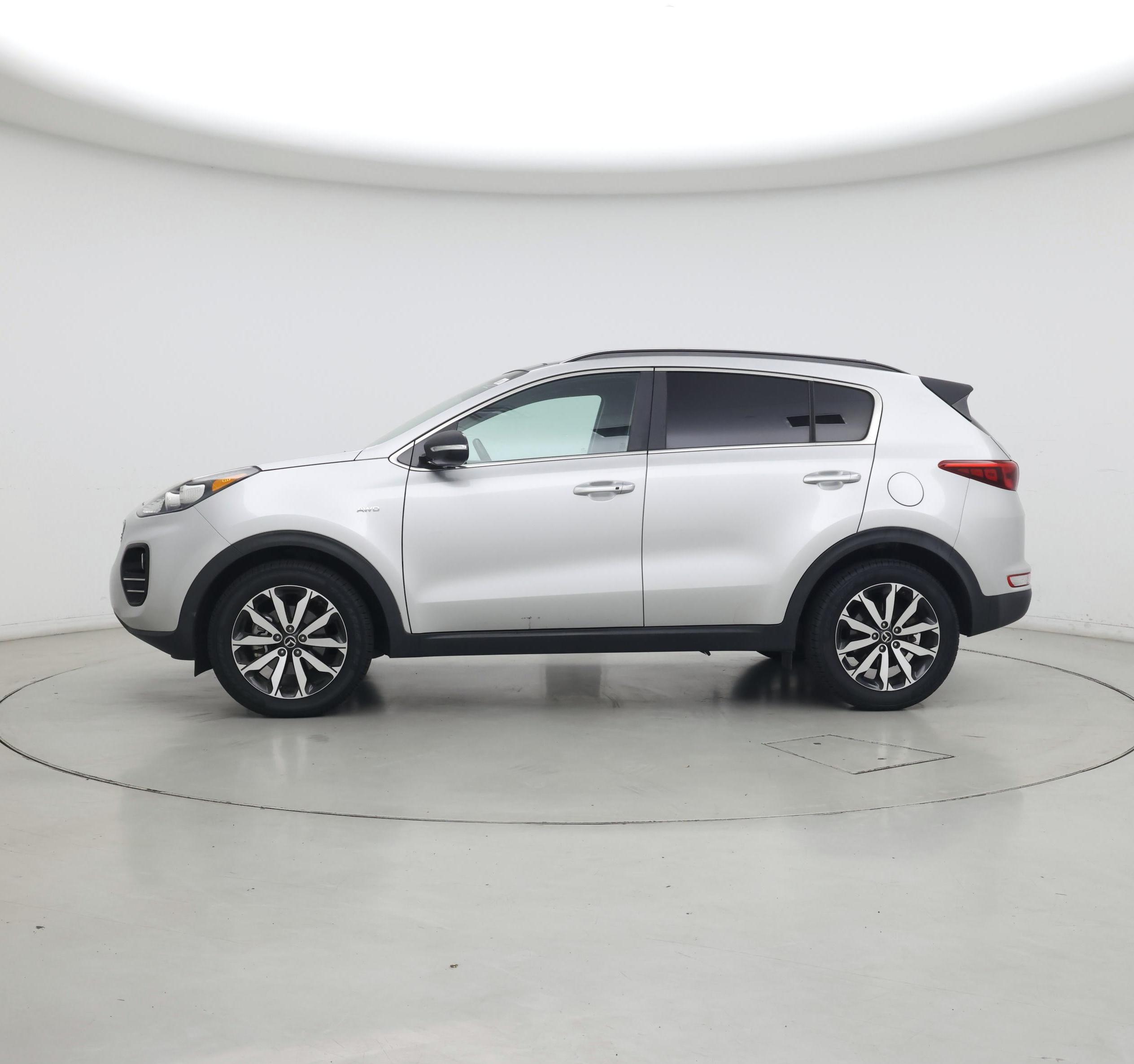 Thumbnail: 2019 Kia Sportage - 3
