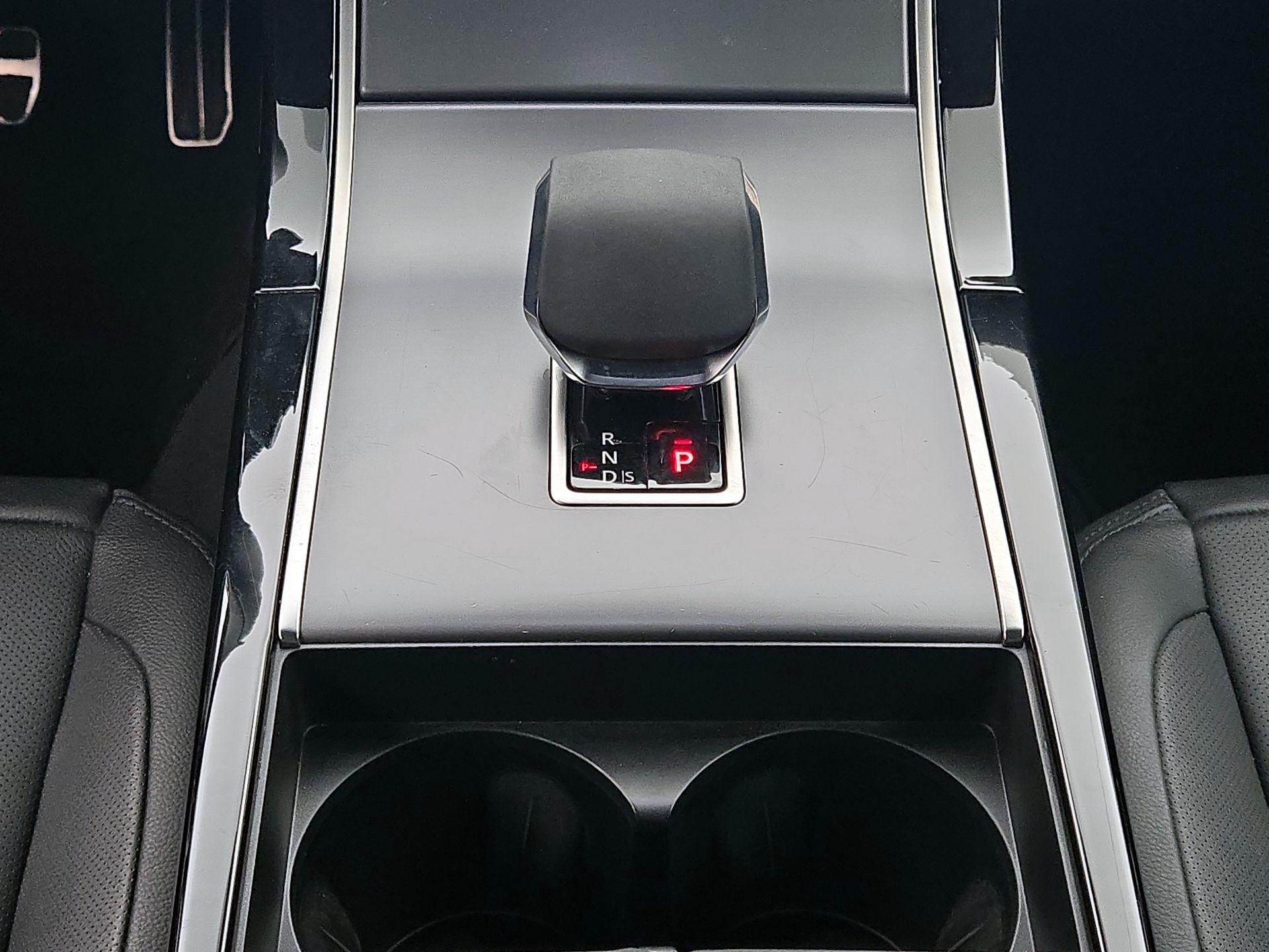 Thumbnail: 2025 Land Rover Range Rover Velar - 16
