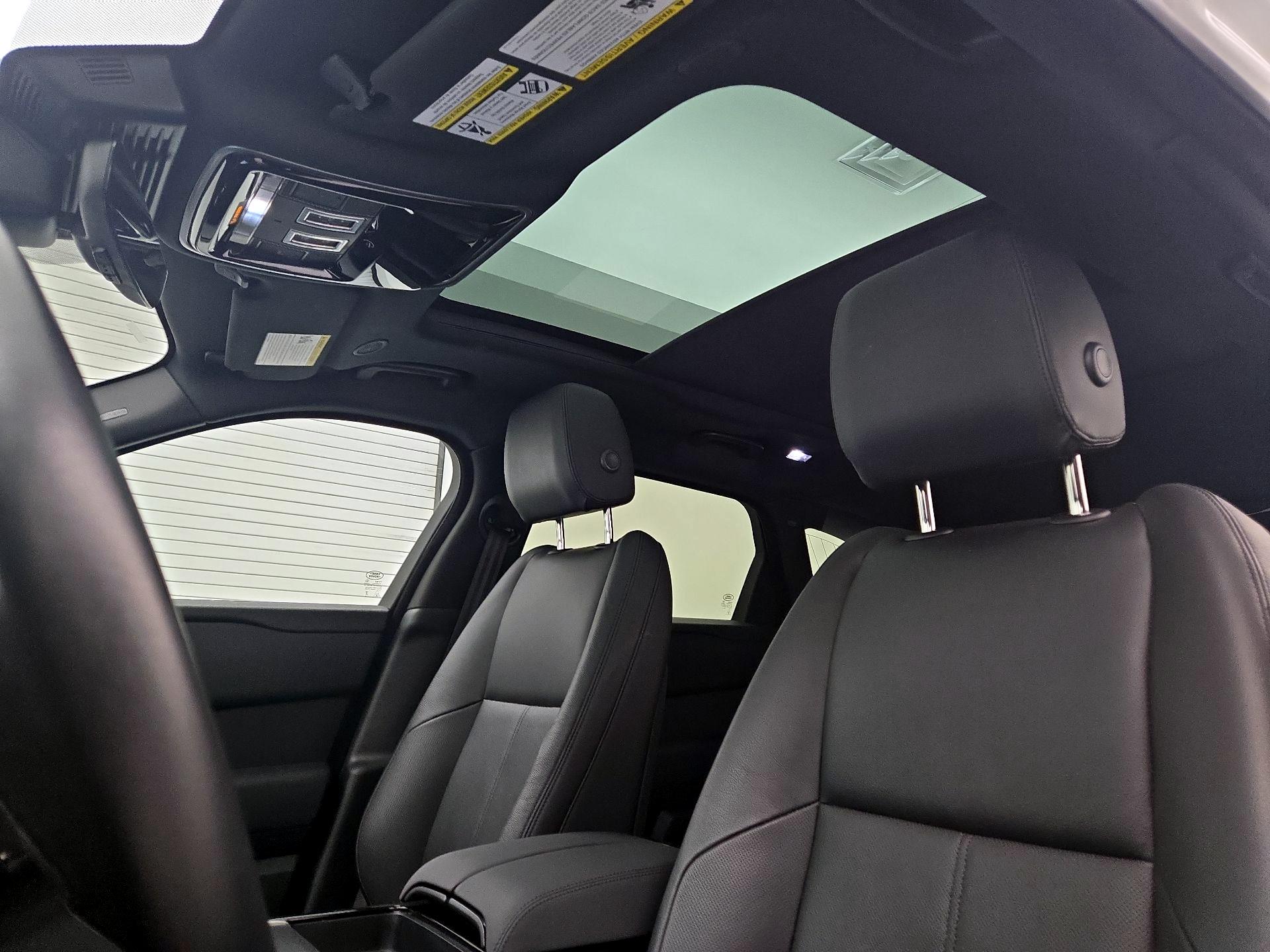 Thumbnail: 2025 Land Rover Range Rover Velar - 18
