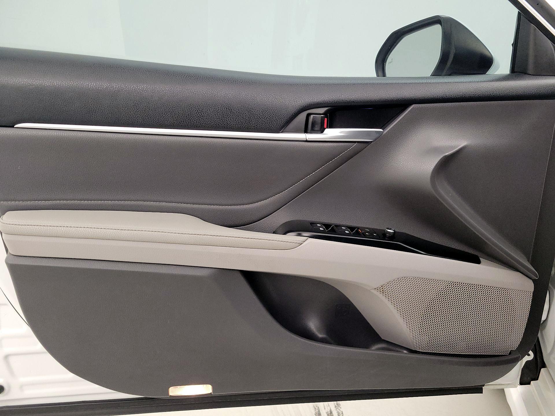 Thumbnail: 2018 Toyota Camry - 12