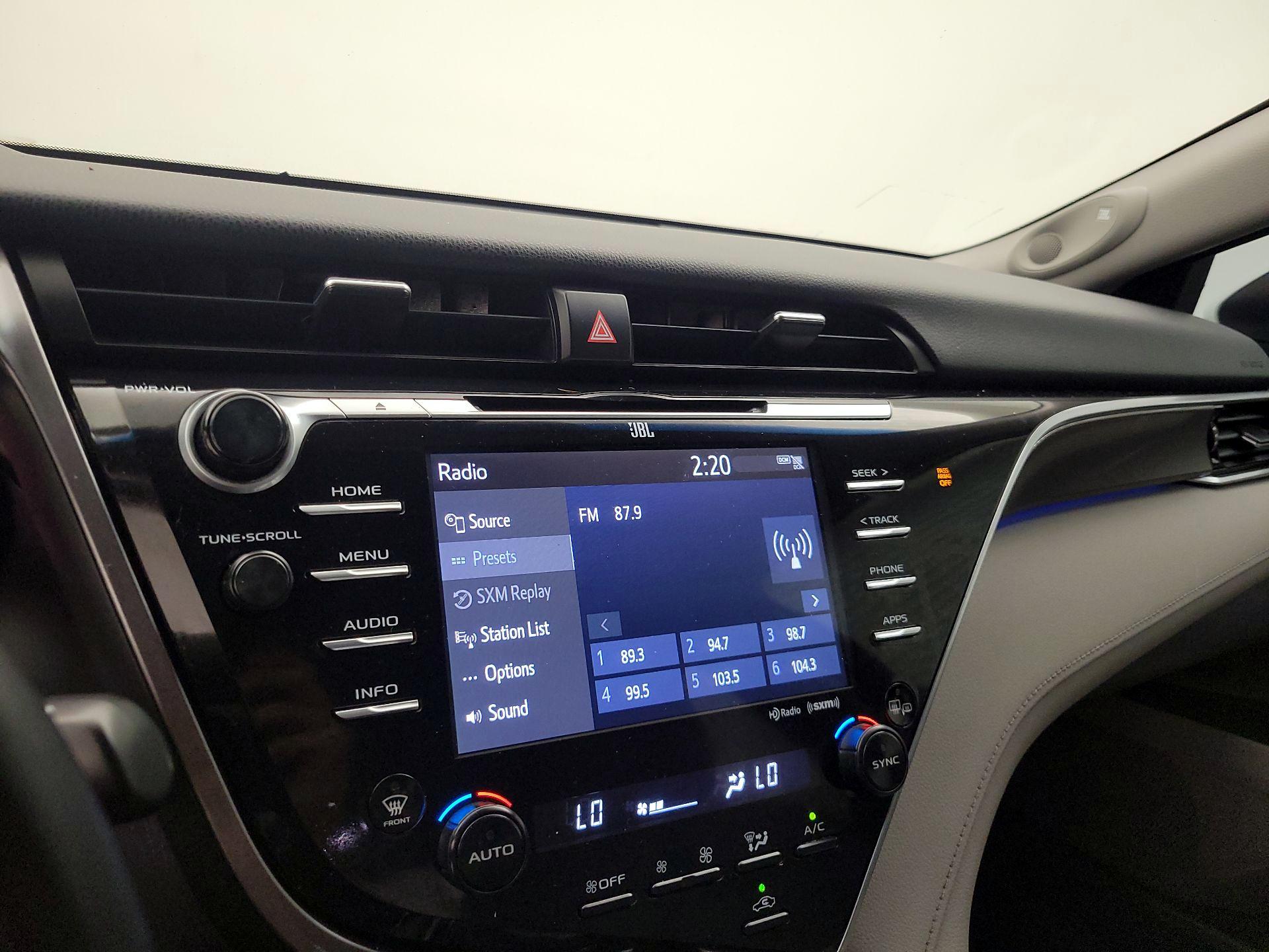 Thumbnail: 2018 Toyota Camry - 15