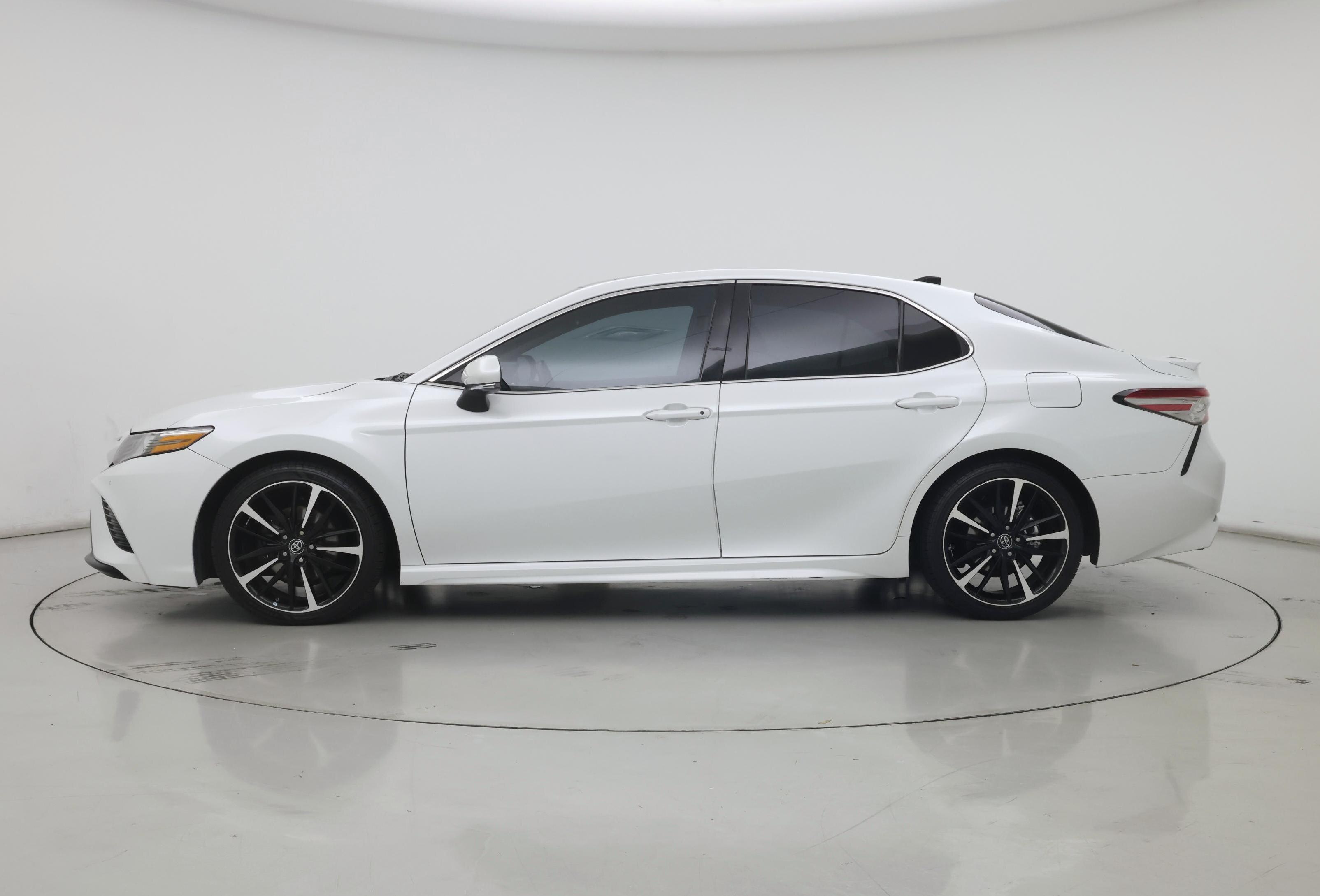 Thumbnail: 2018 Toyota Camry - 3