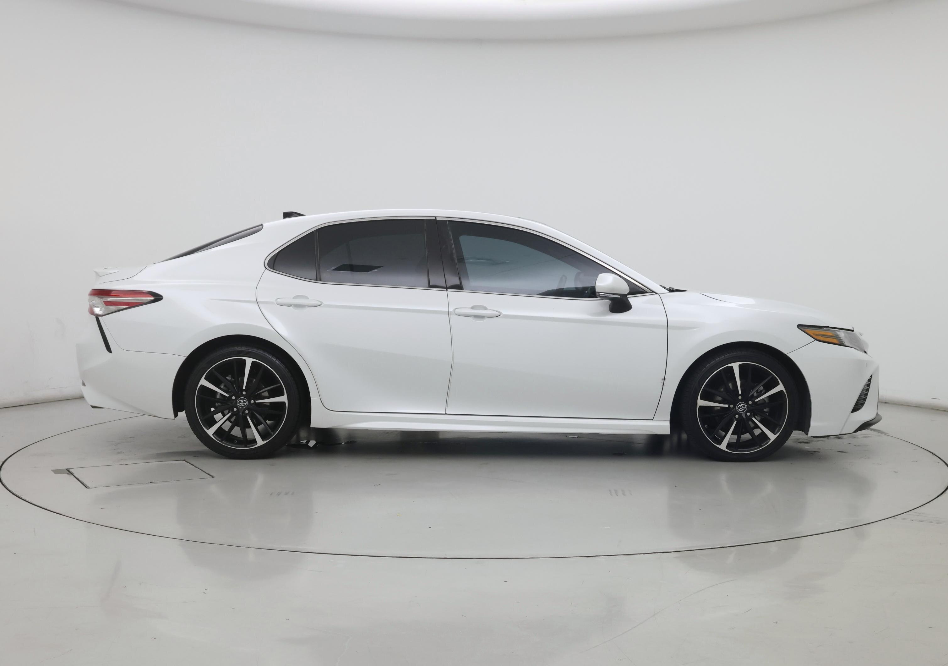 Thumbnail: 2018 Toyota Camry - 7