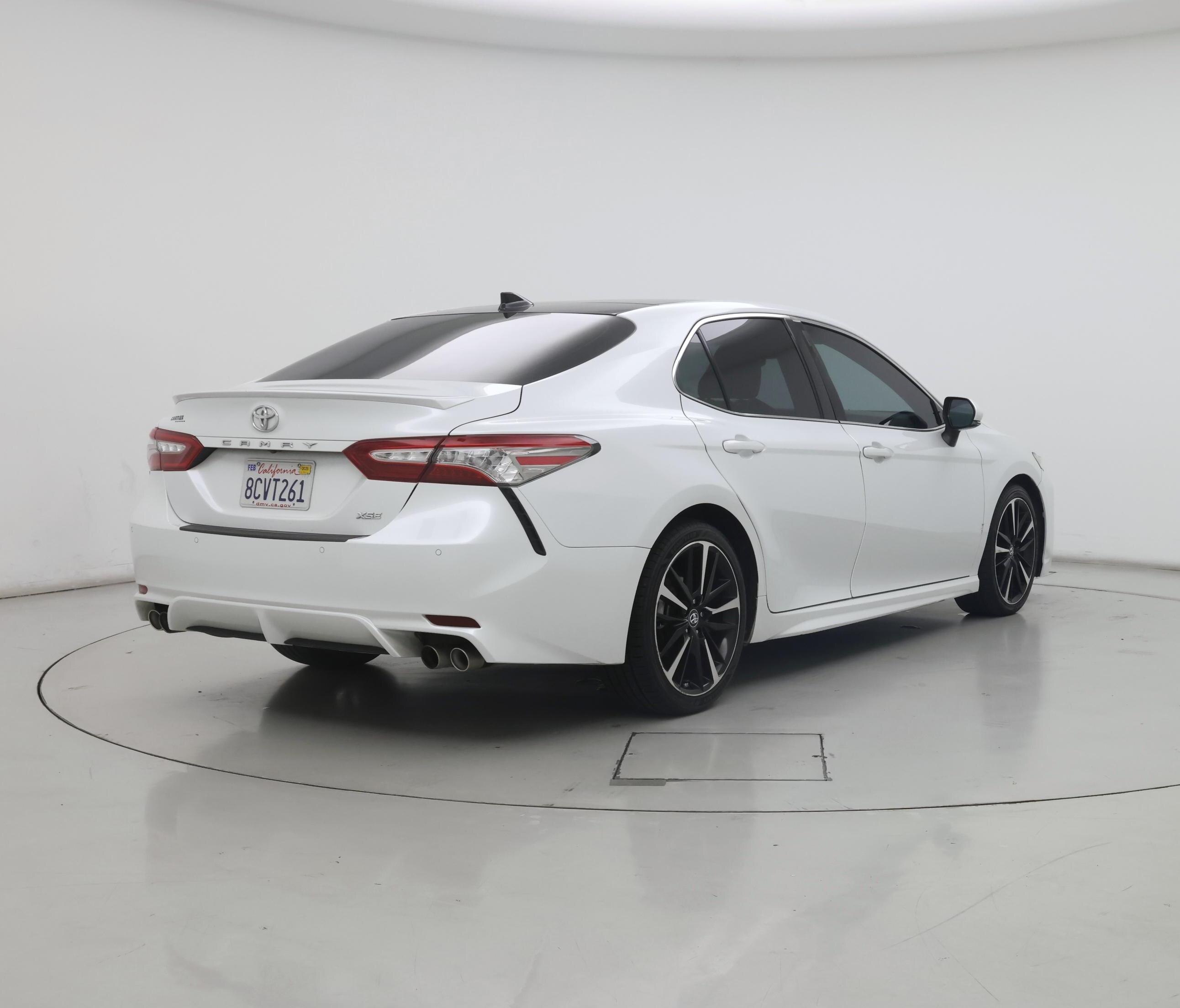 Thumbnail: 2018 Toyota Camry - 8