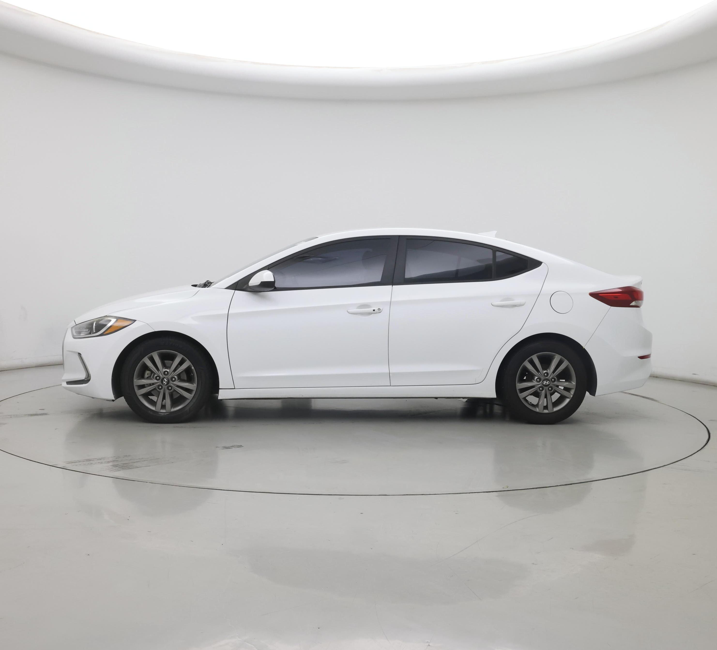 Thumbnail: 2017 Hyundai Elantra - 3