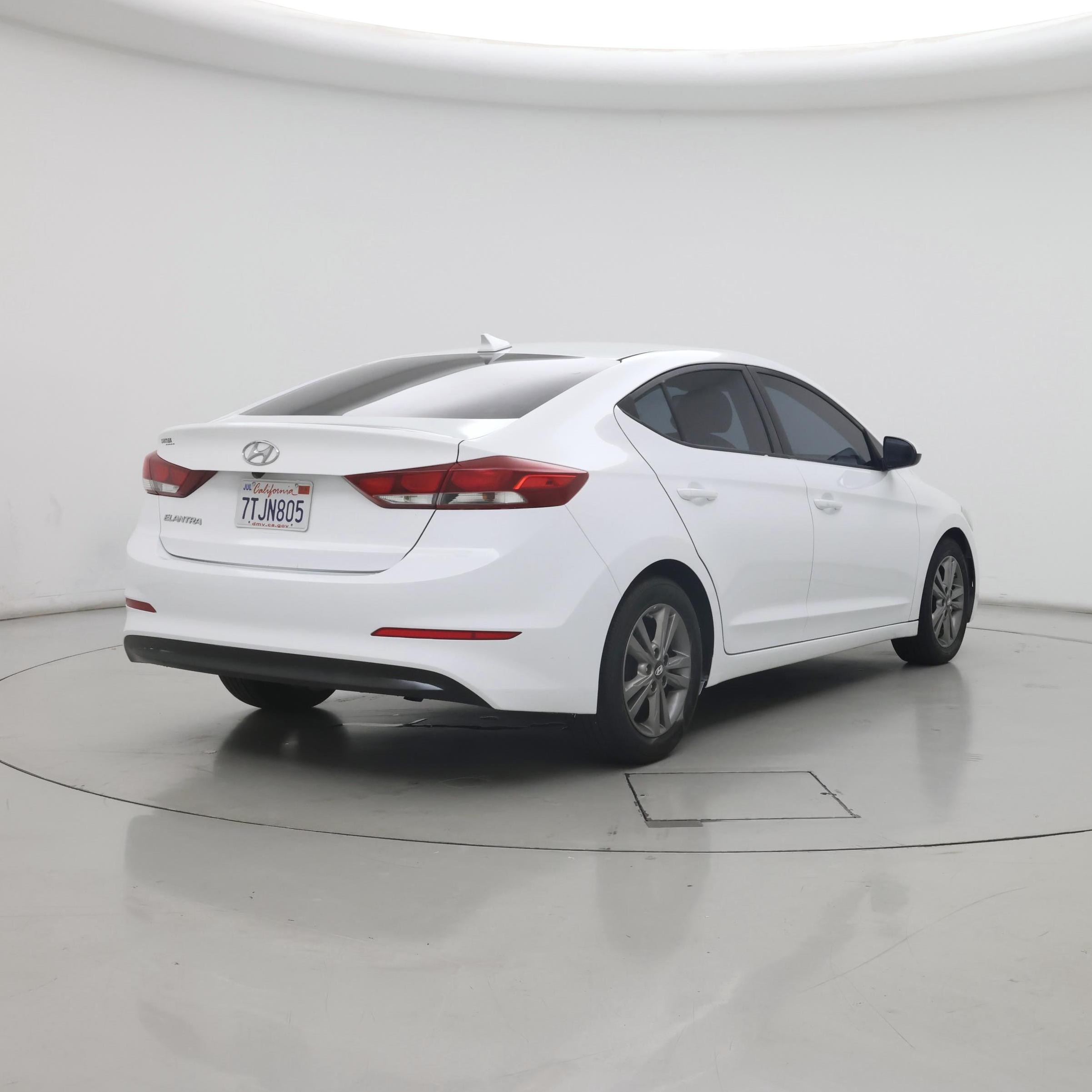 Thumbnail: 2017 Hyundai Elantra - 8