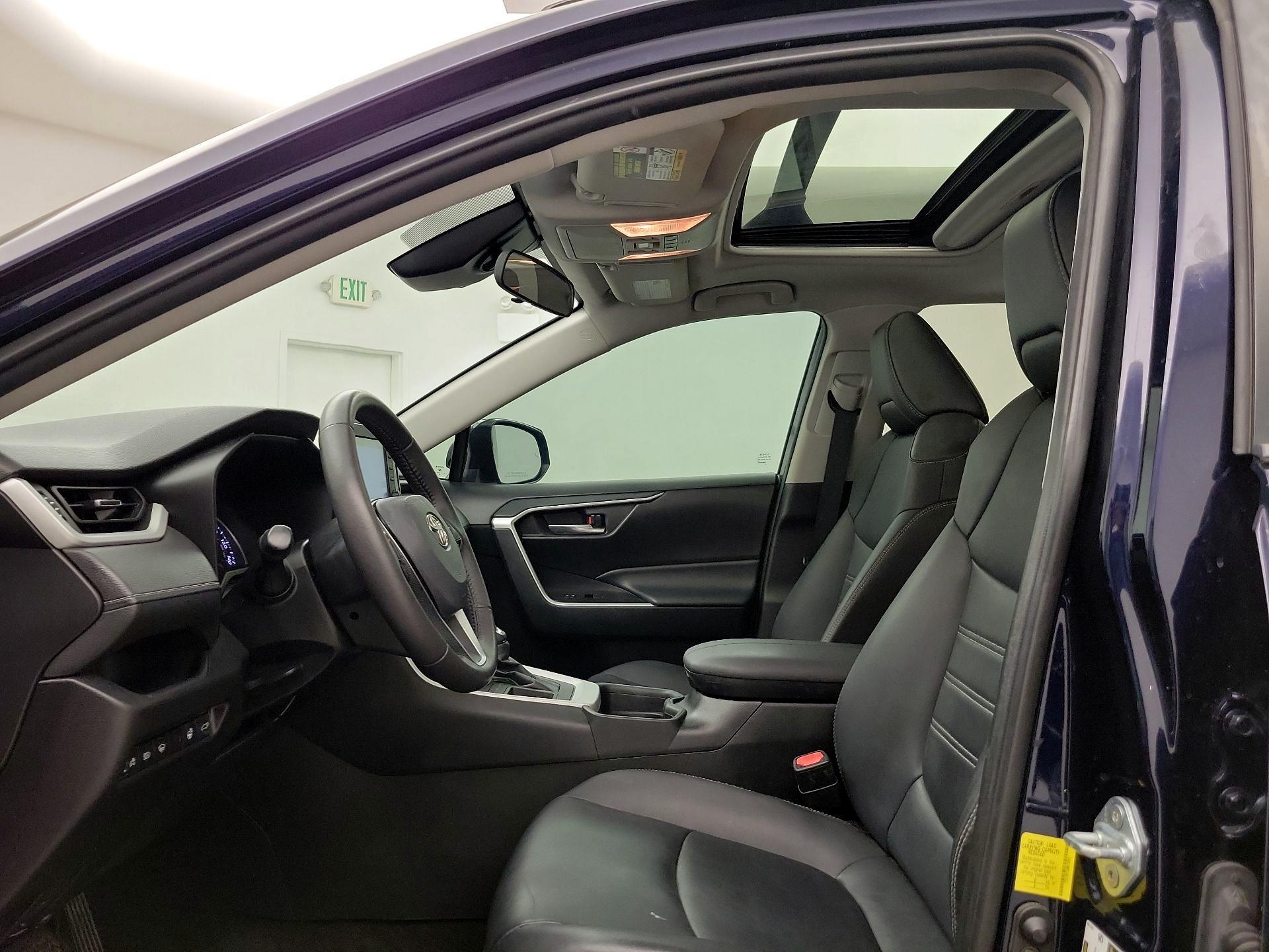 Thumbnail: 2021 Toyota RAV4 - 19