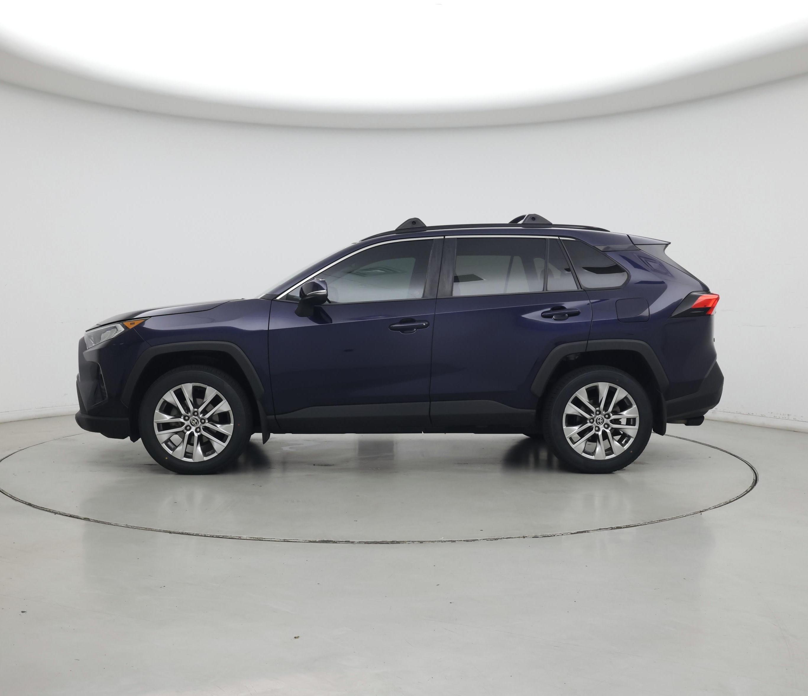 Thumbnail: 2021 Toyota RAV4 - 3