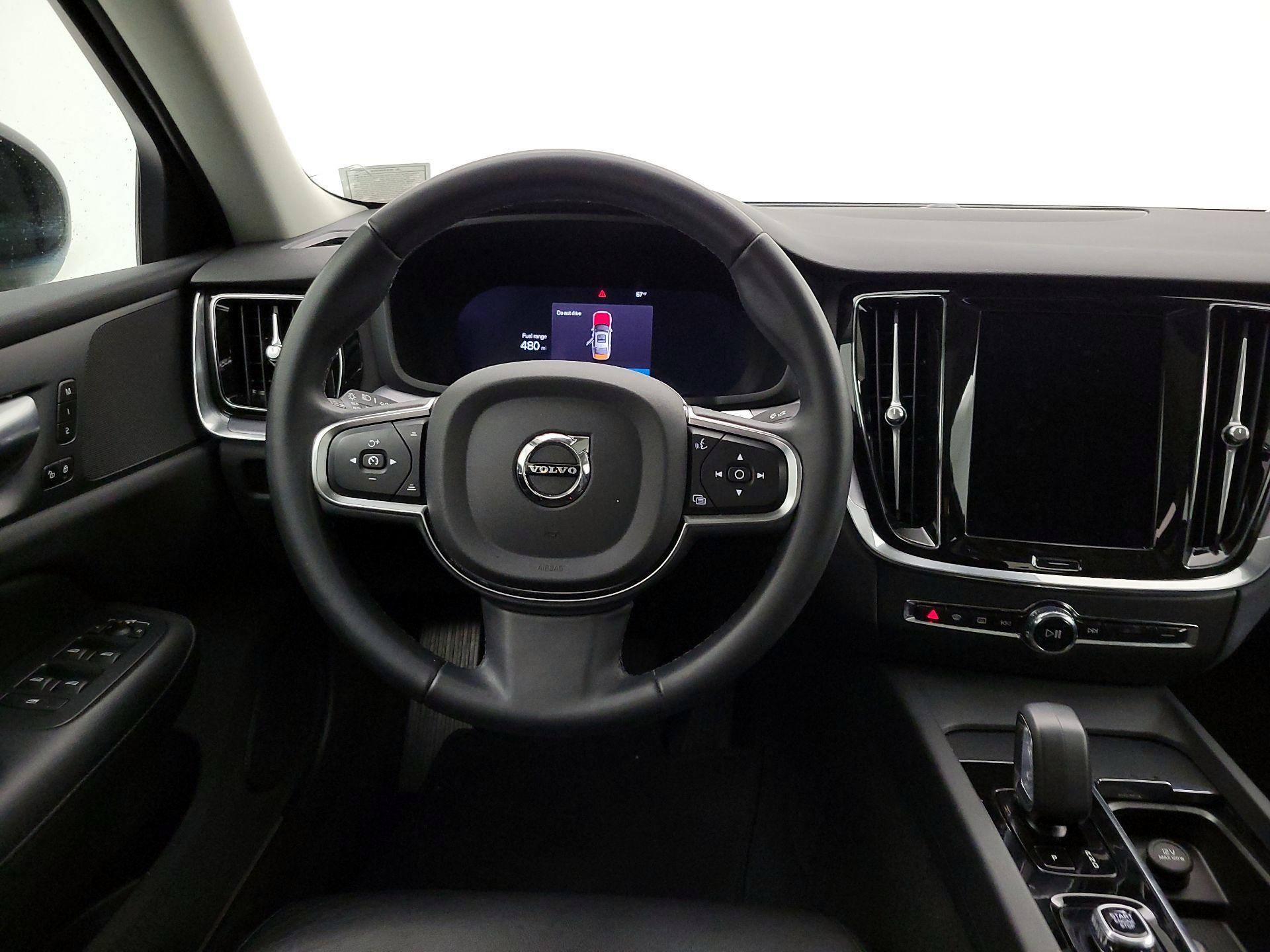 Thumbnail: 2024 Volvo S60 - 10