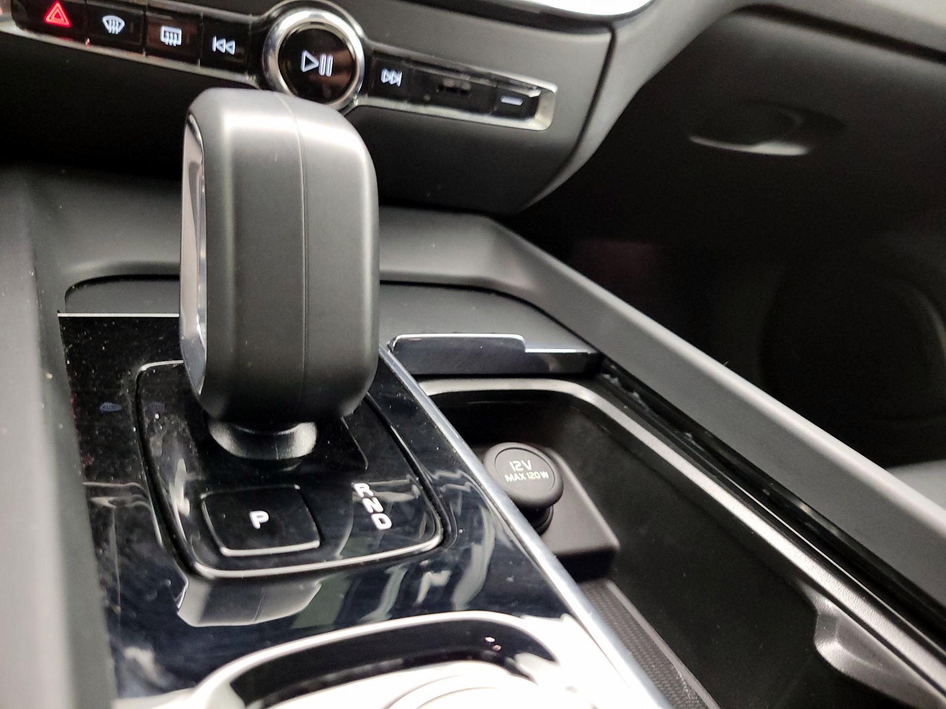 Thumbnail: 2024 Volvo S60 - 17