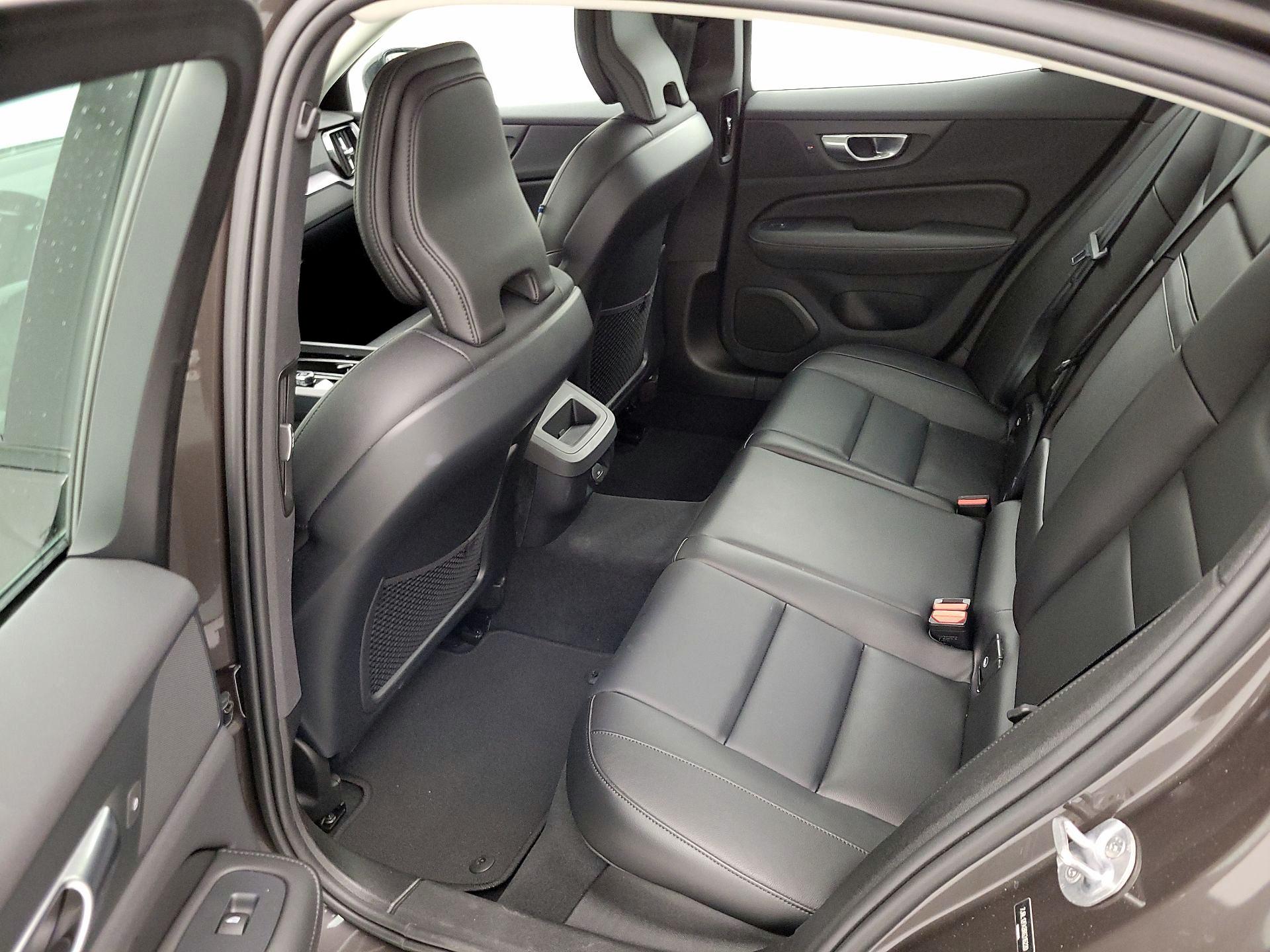 Thumbnail: 2024 Volvo S60 - 18