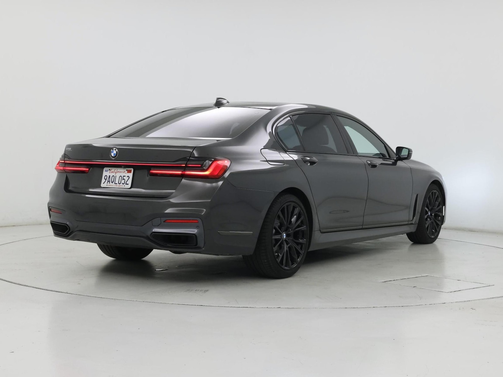 2022 BMW 7 Series 740i - Photo 9