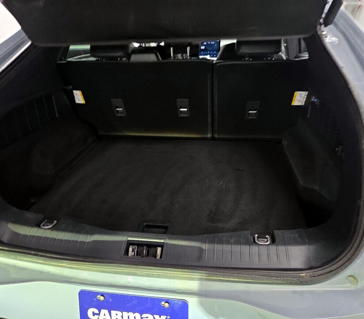 Trunk/Cargo (Seats Up)