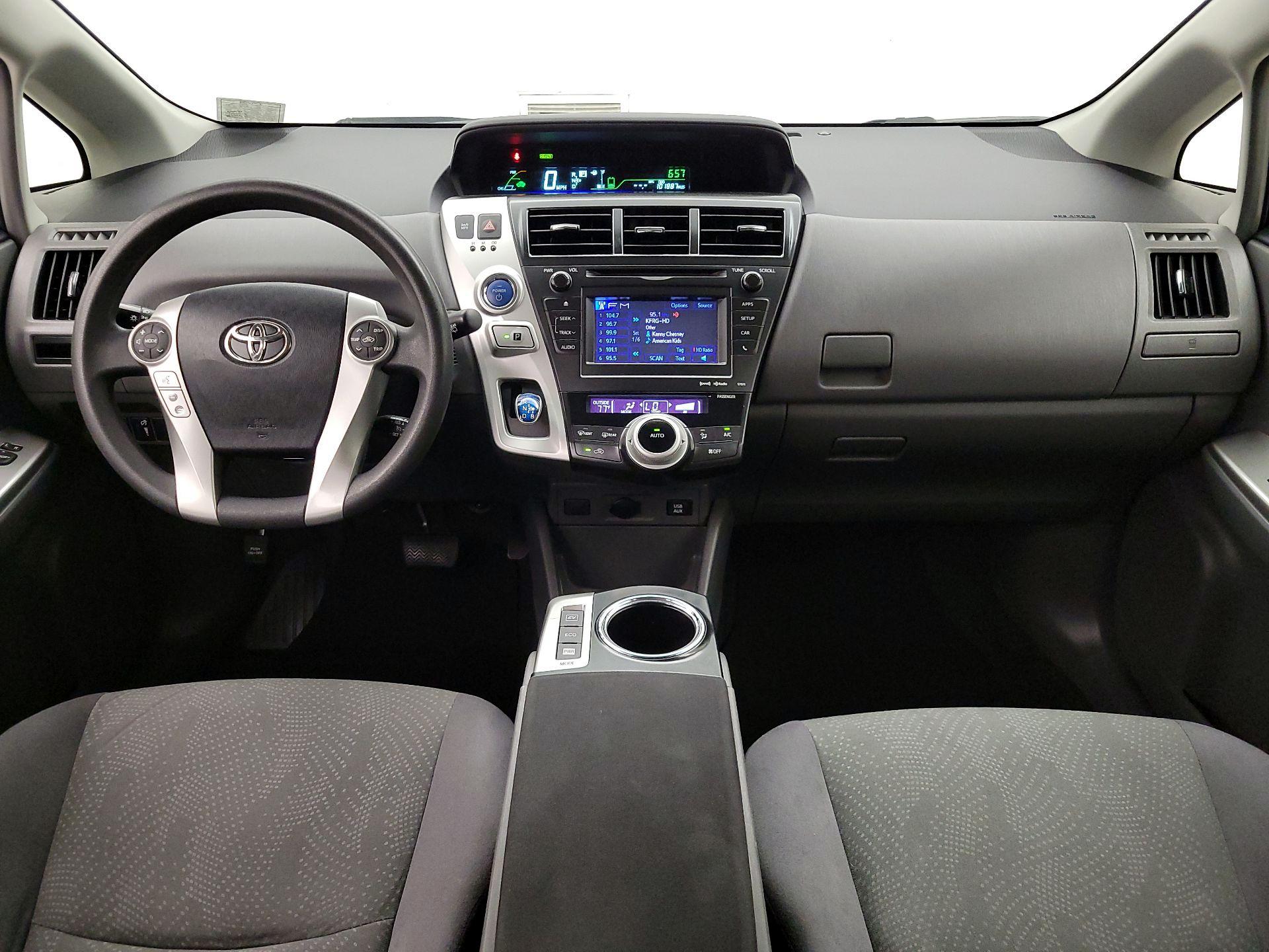 Thumbnail: 2014 Toyota Prius v - 9