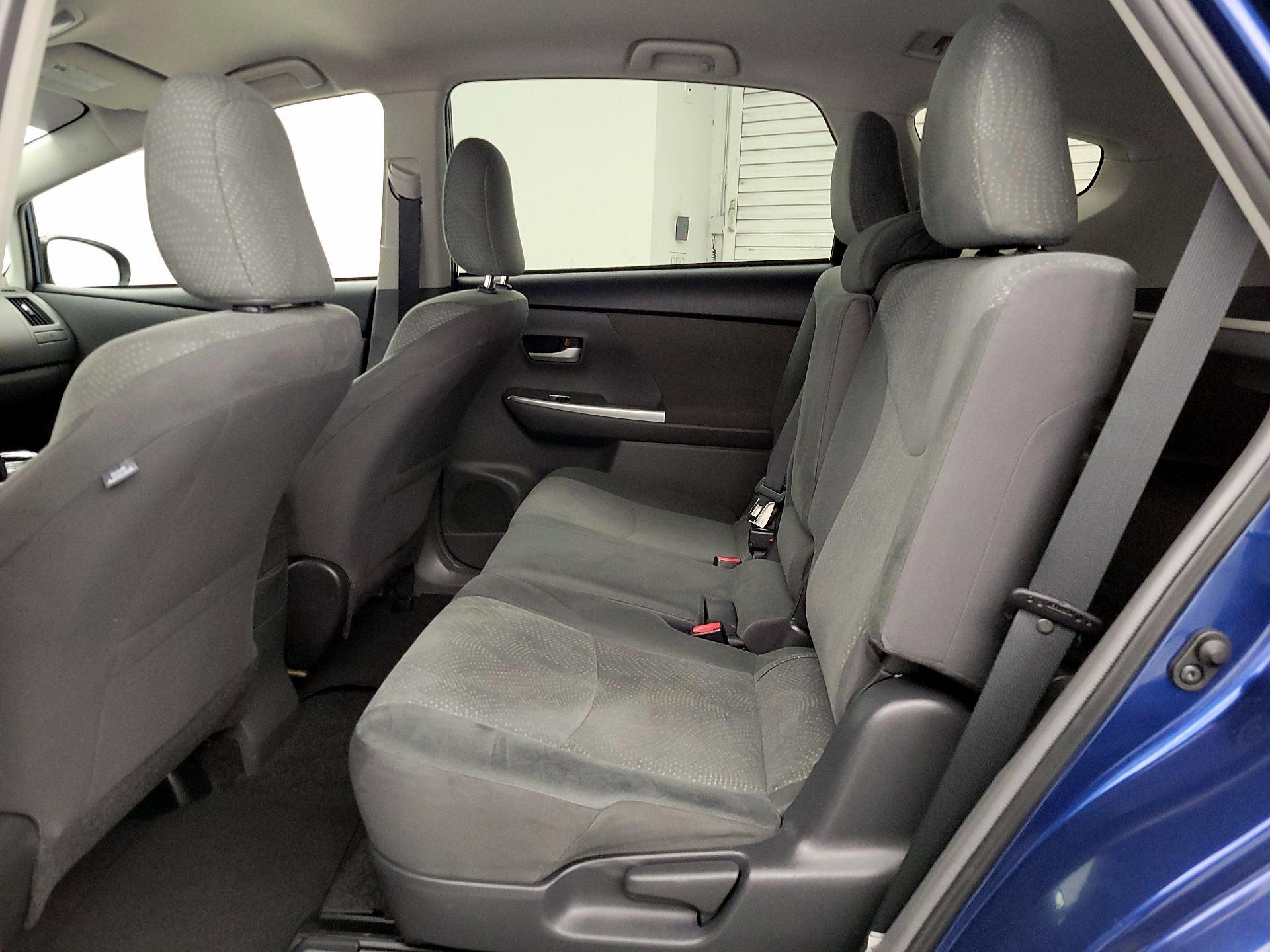 Thumbnail: 2014 Toyota Prius v - 19
