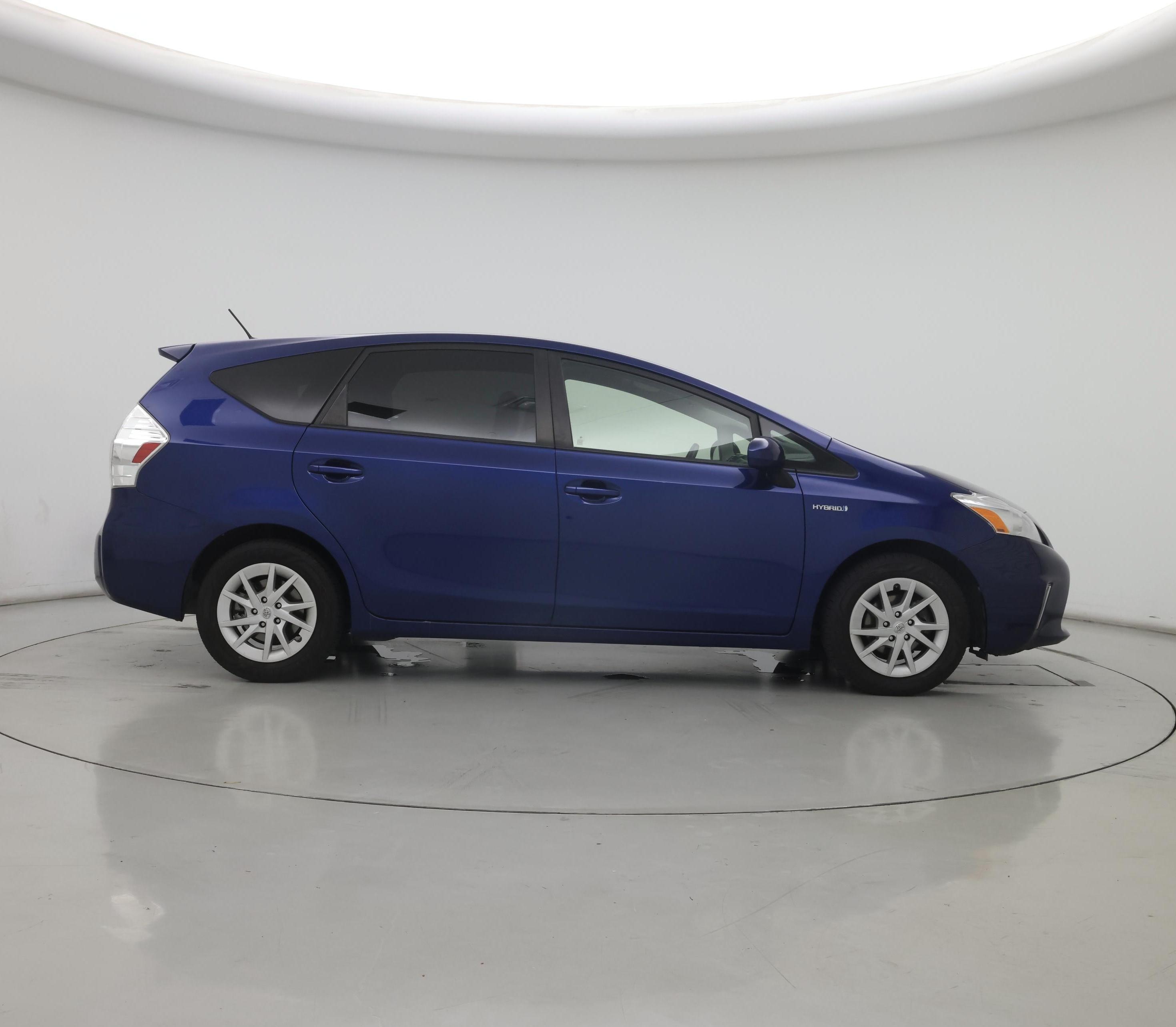Thumbnail: 2014 Toyota Prius v - 7