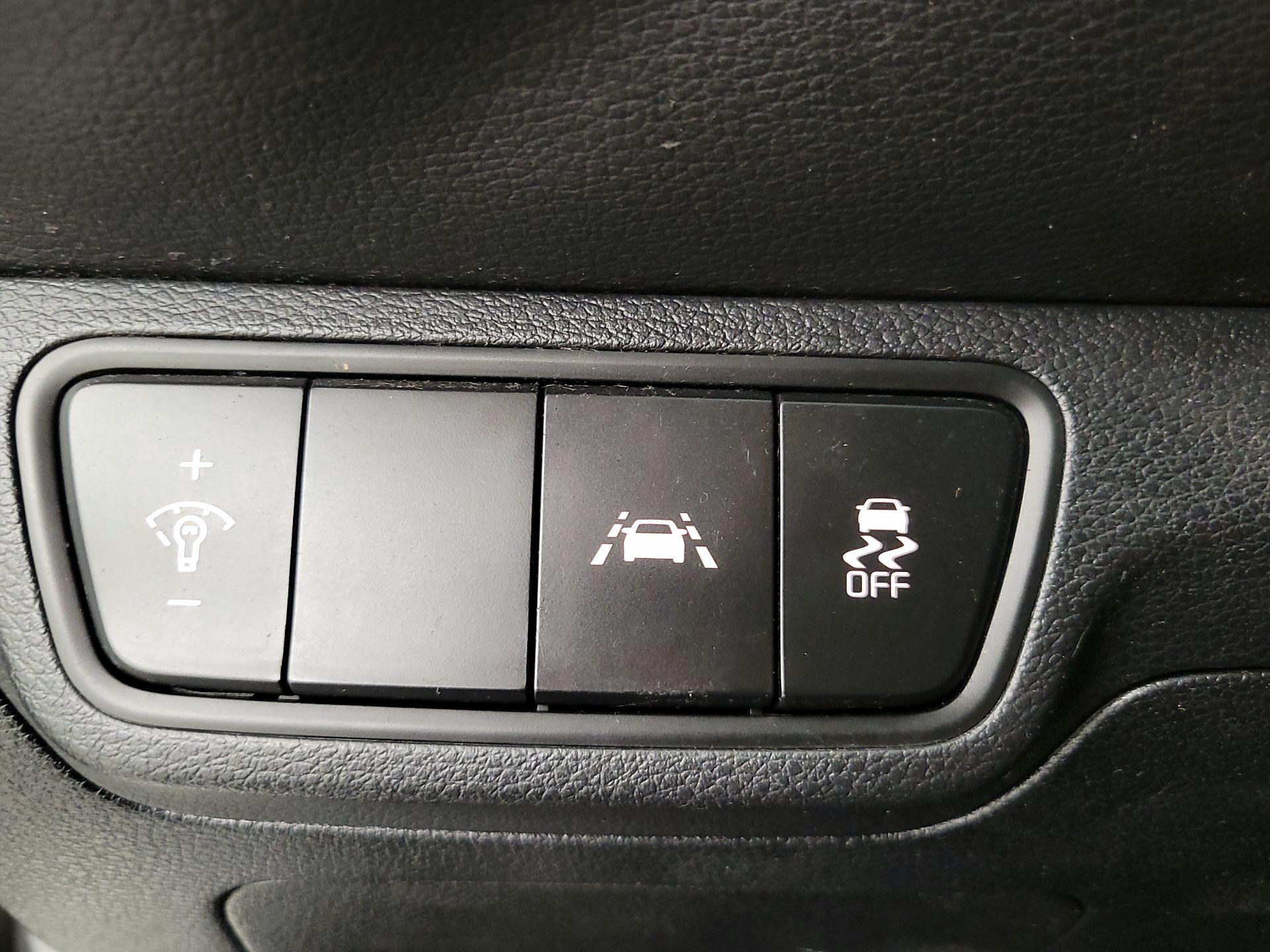 Thumbnail: 2020 Kia Forte - 13