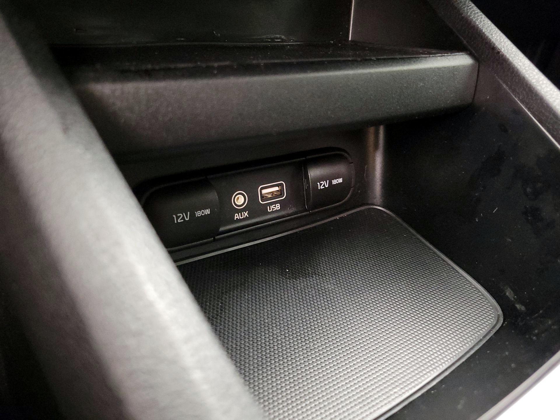 Thumbnail: 2020 Kia Forte - 18